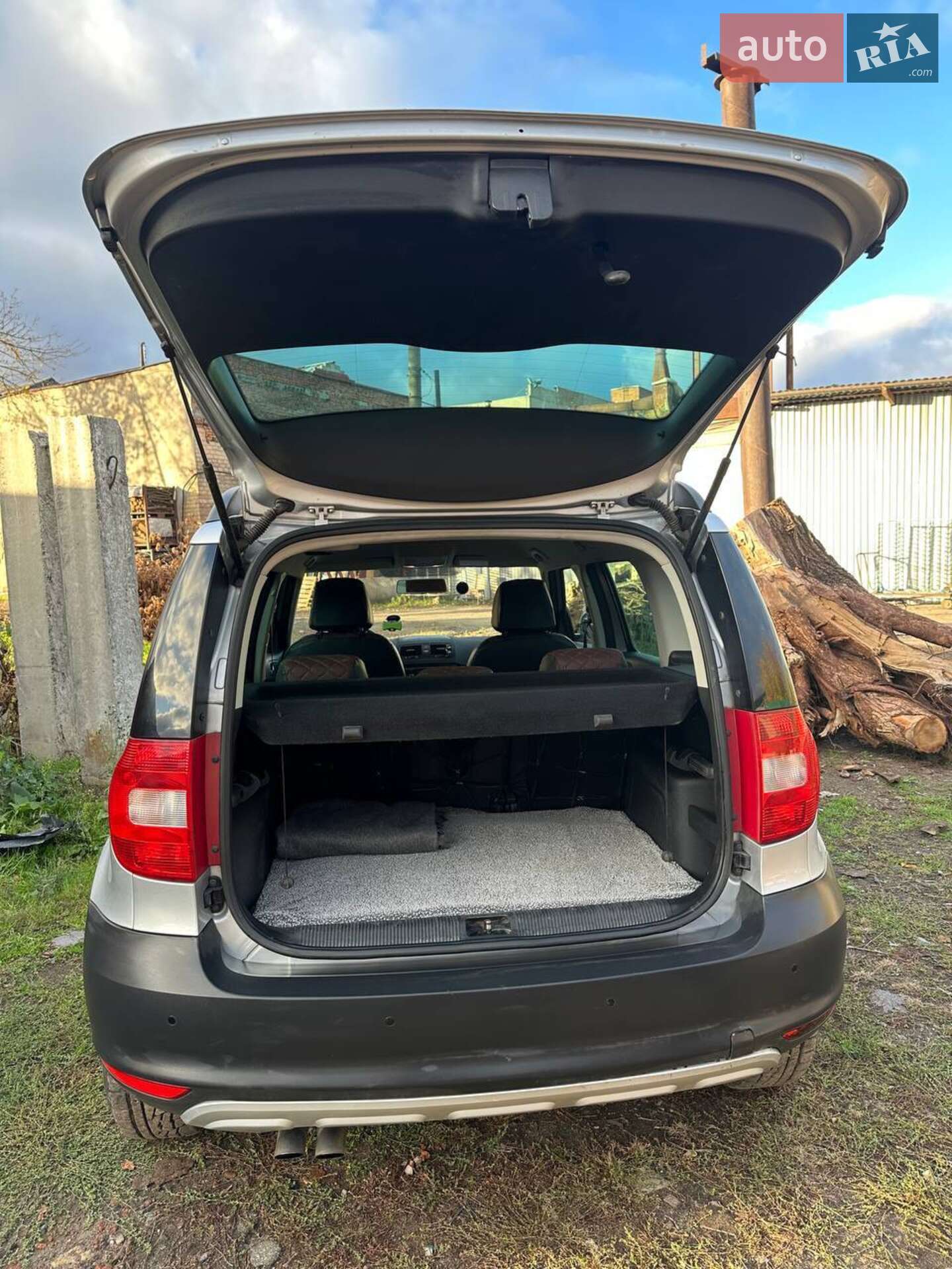 Skoda Yeti 2011 VIN TMBJT75L8C6033580 фото оголошення 4 з 15