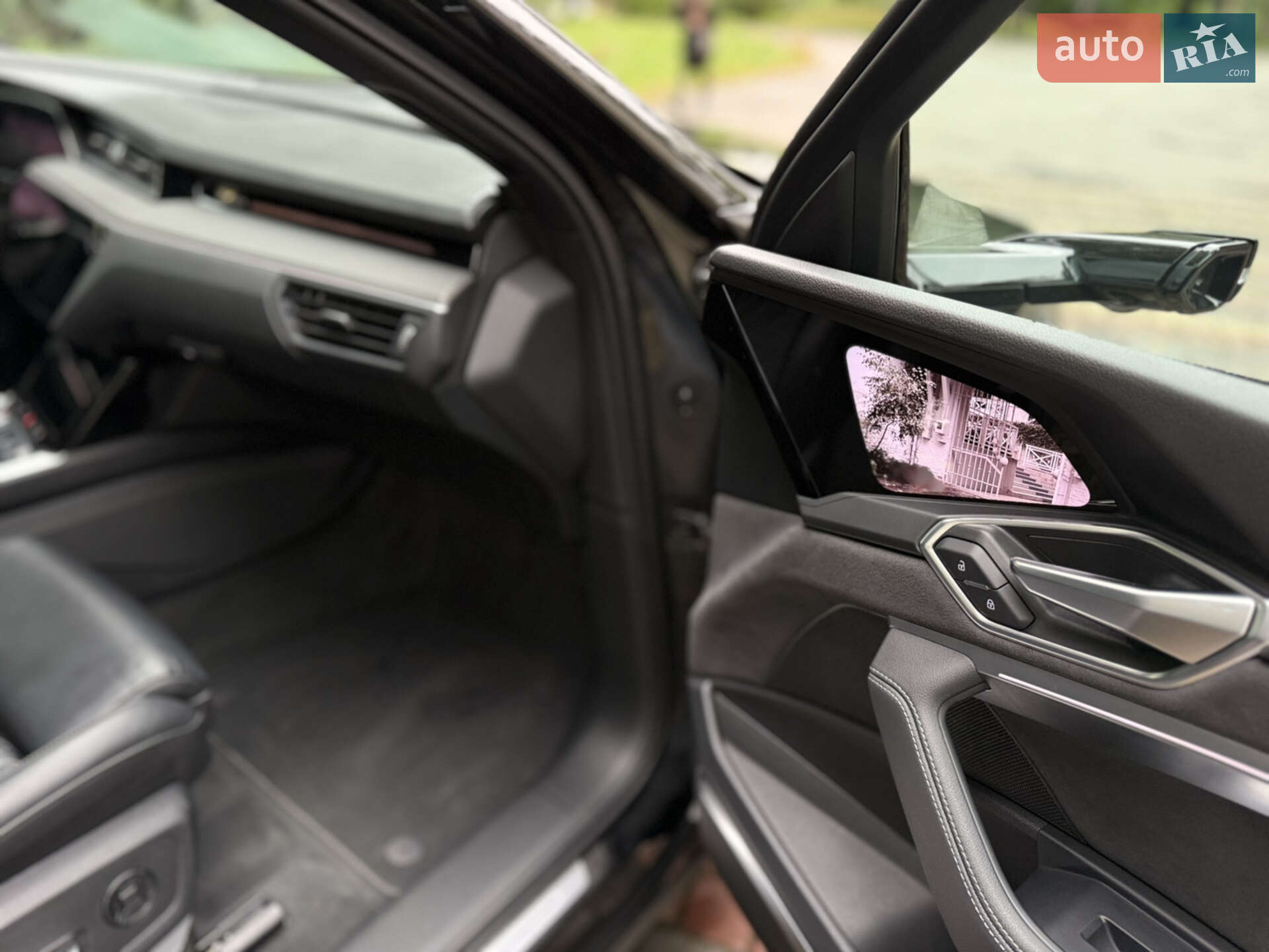 Audi e-tron 2022 VIN WAUZZZGE9NB040282 фото оголошення 41 з 62