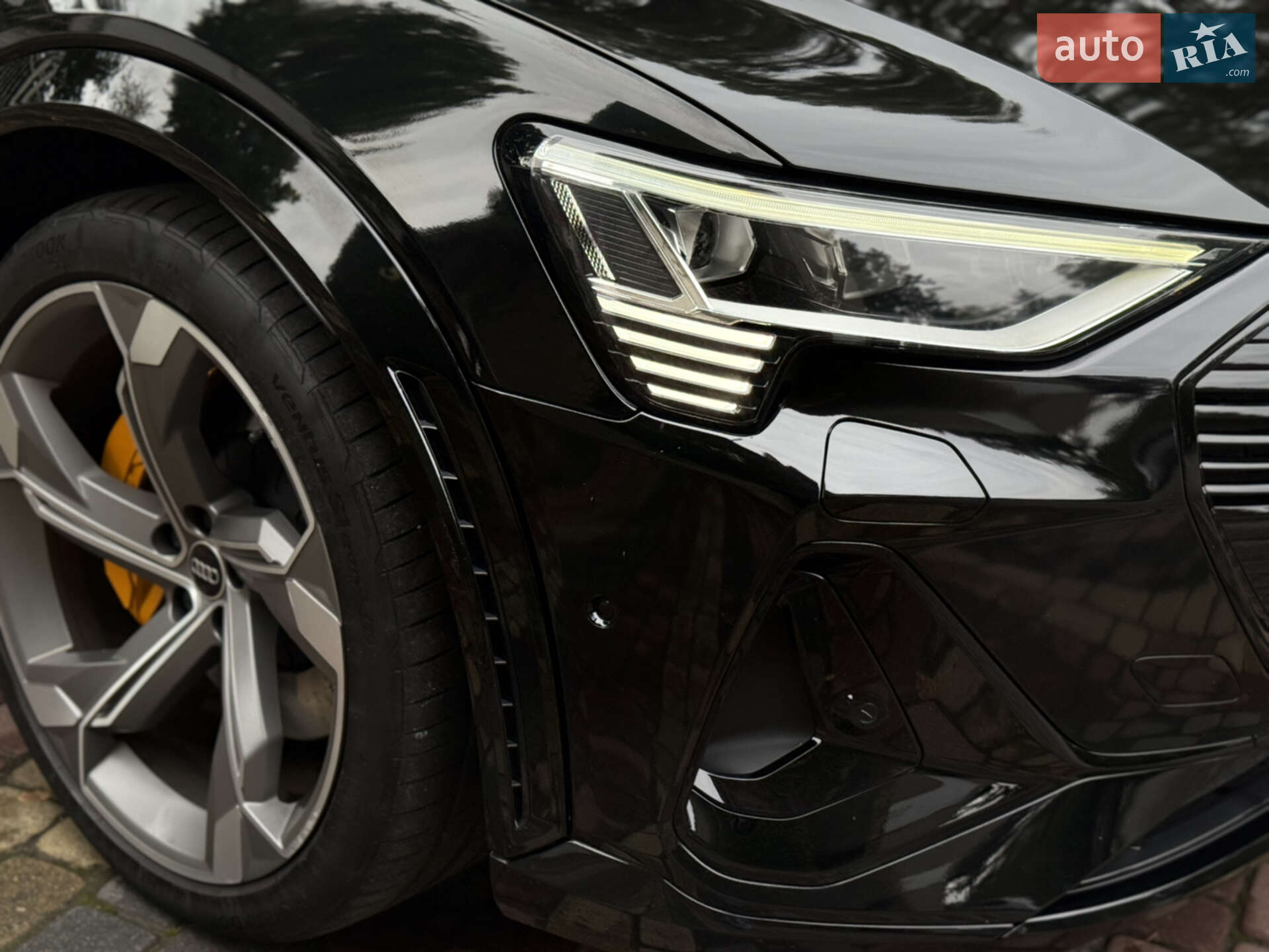 Audi e-tron 2022 VIN WAUZZZGE9NB040282 фото оголошення 3 з 62