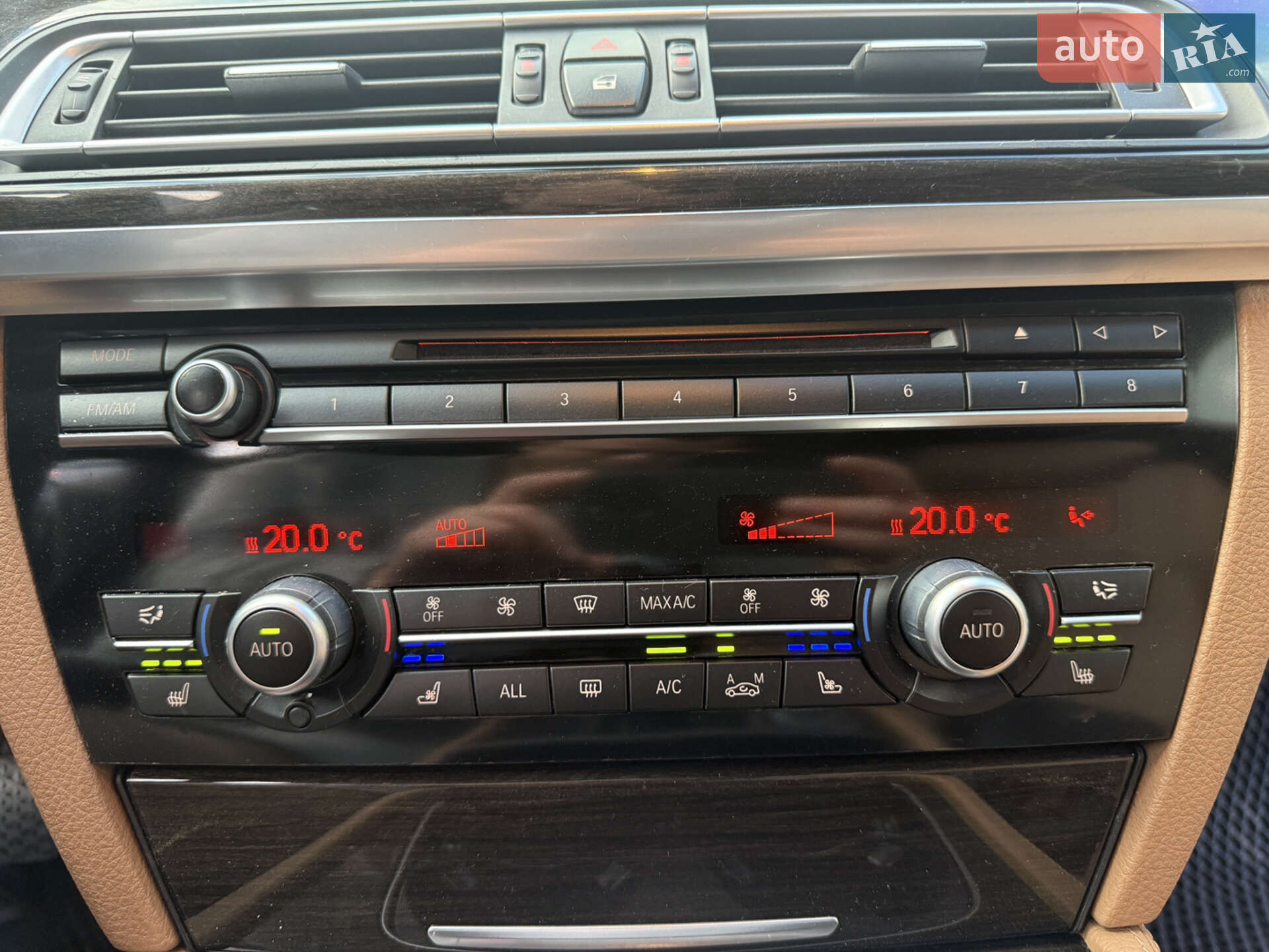 BMW 7 Series 2013 VIN WBAYC4101DDZ74792 фото оголошення 29 з 63