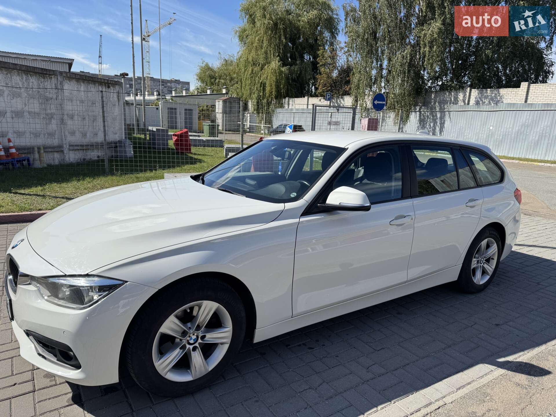 BMW 3 Series 2015 VIN WBA8H91070K664697 фото оголошення 4 з 19