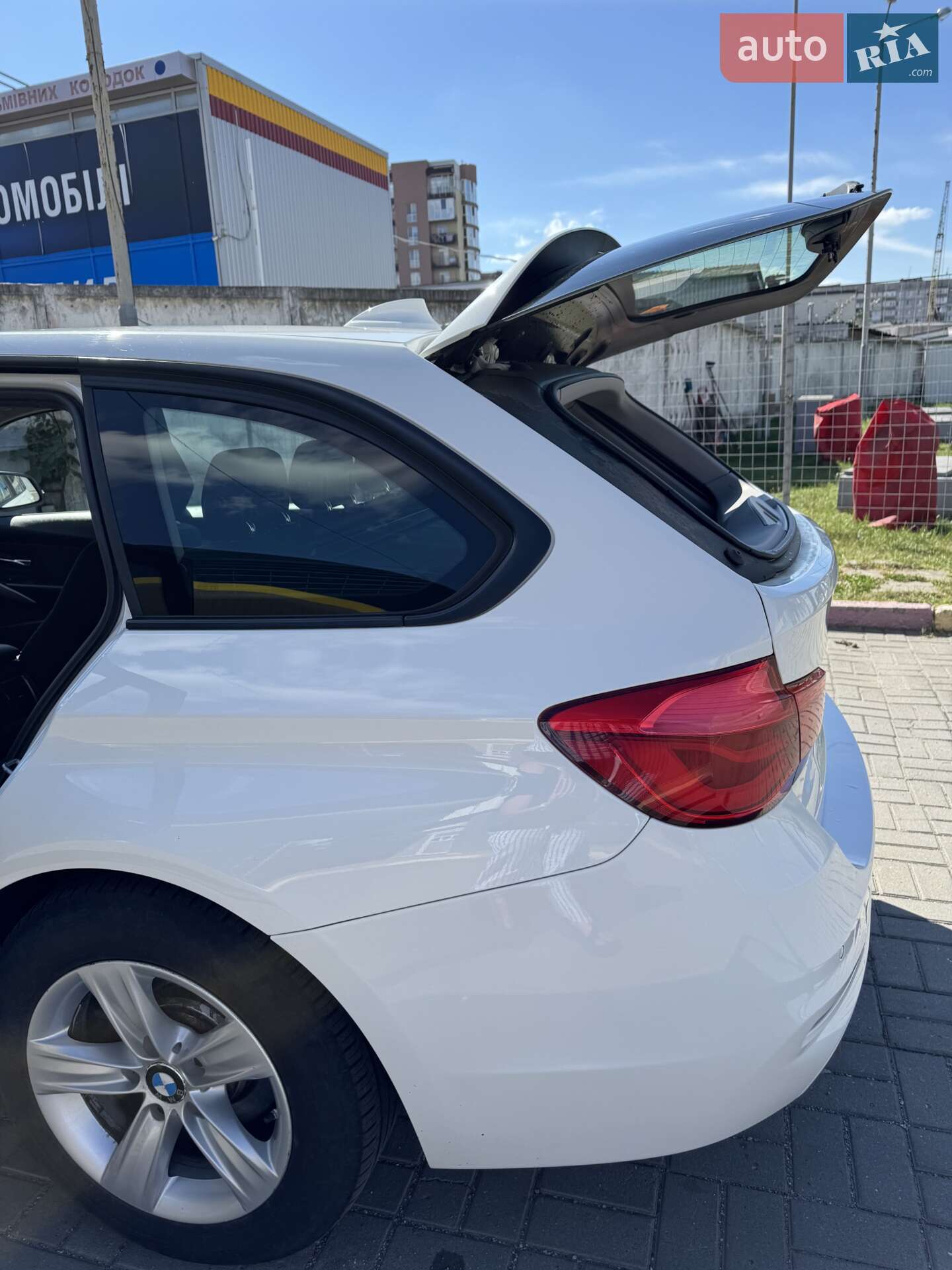 BMW 3 Series 2015 VIN WBA8H91070K664697 фото оголошення 7 з 19