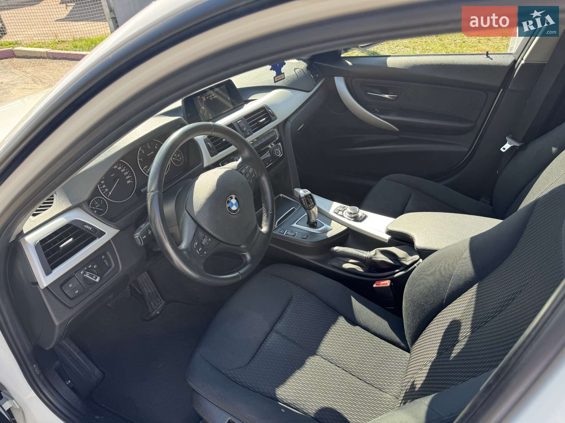 BMW 3 Series 2015 VIN WBA8H91070K664697 фото оголошення 13 з 19