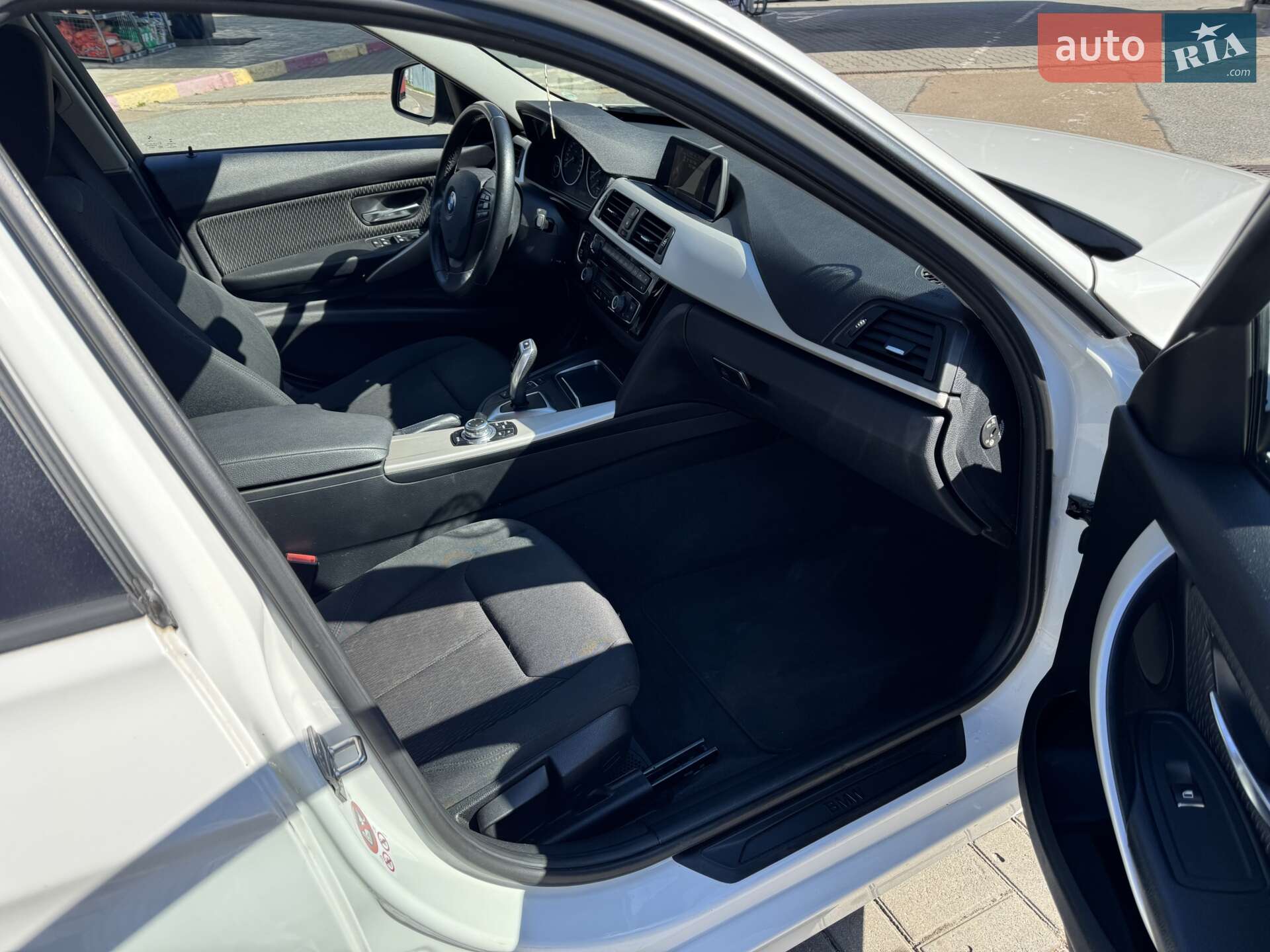 BMW 3 Series 2015 VIN WBA8H91070K664697 фото оголошення 14 з 19