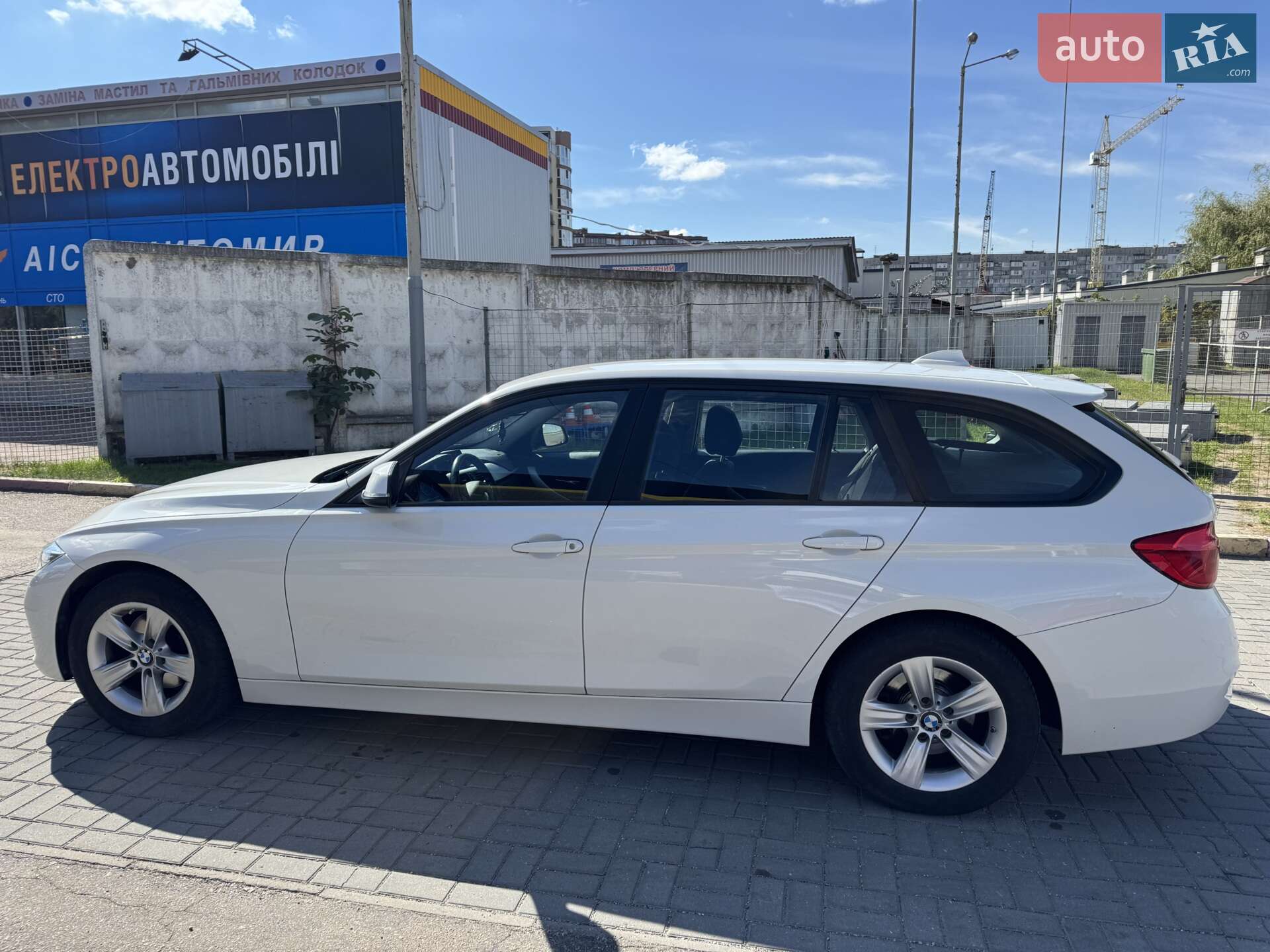 BMW 3 Series 2015 VIN WBA8H91070K664697 фото оголошення 16 з 19