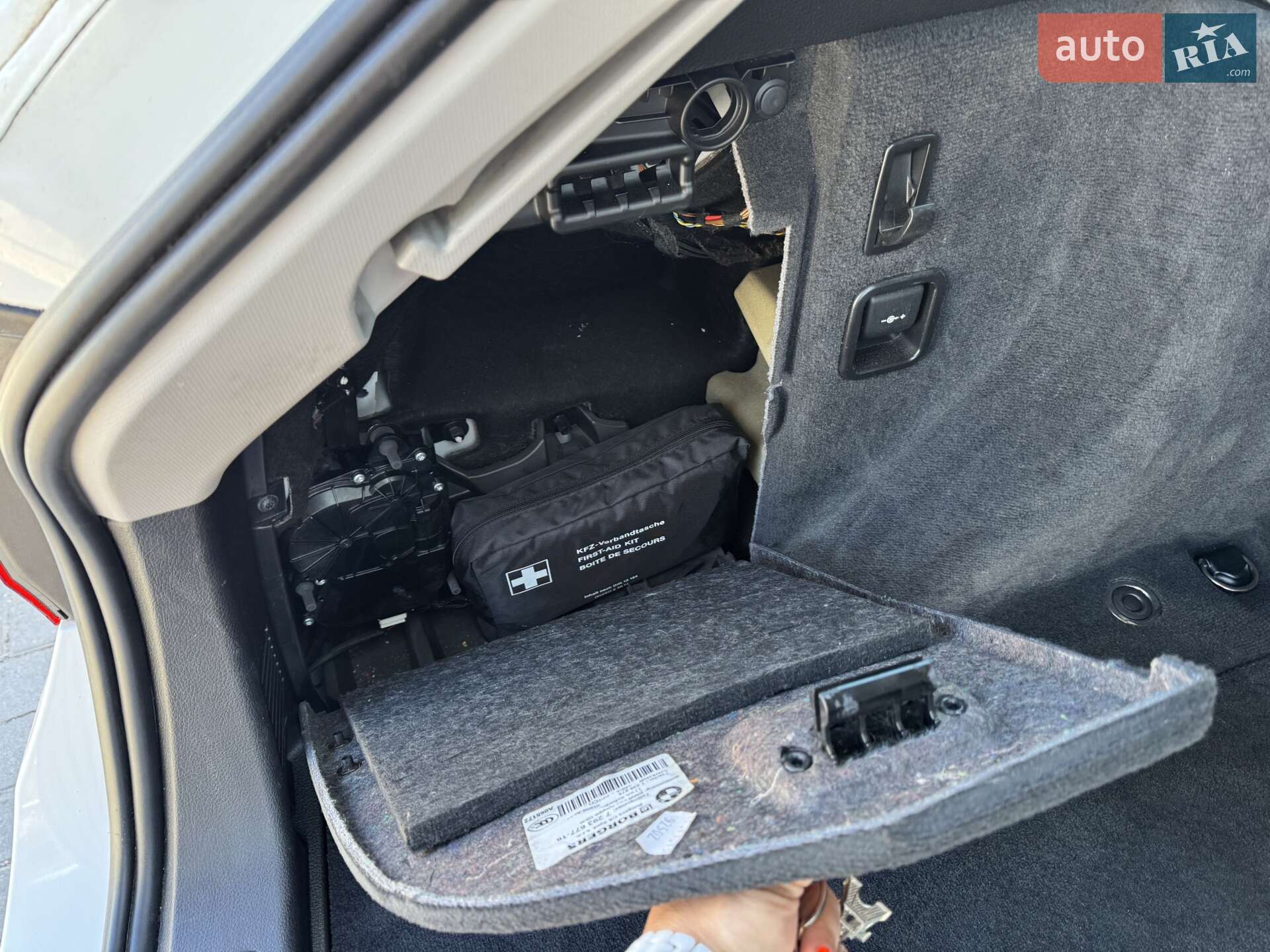 BMW 3 Series 2015 VIN WBA8H91070K664697 фото оголошення 17 з 19