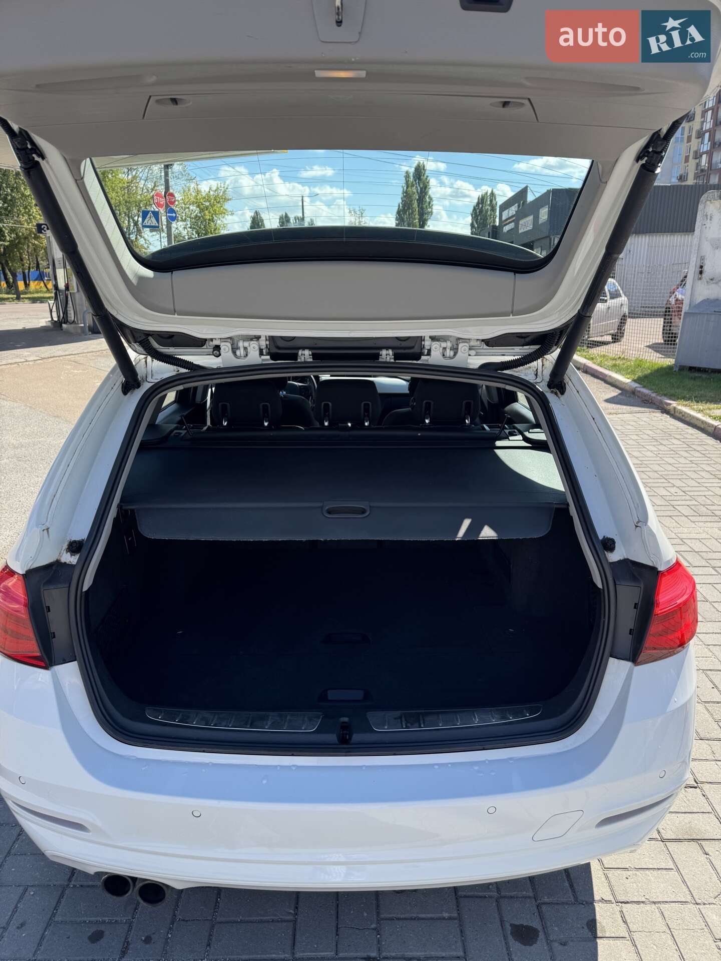 BMW 3 Series 2015 VIN WBA8H91070K664697 фото оголошення 18 з 19