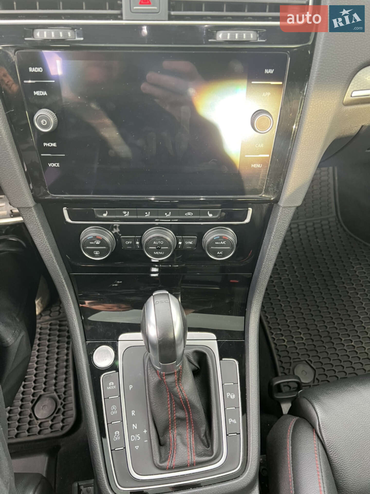 Volkswagen Golf GTI 2018 VIN 3VW447AU5JM285323 фото оголошення 2 з 6