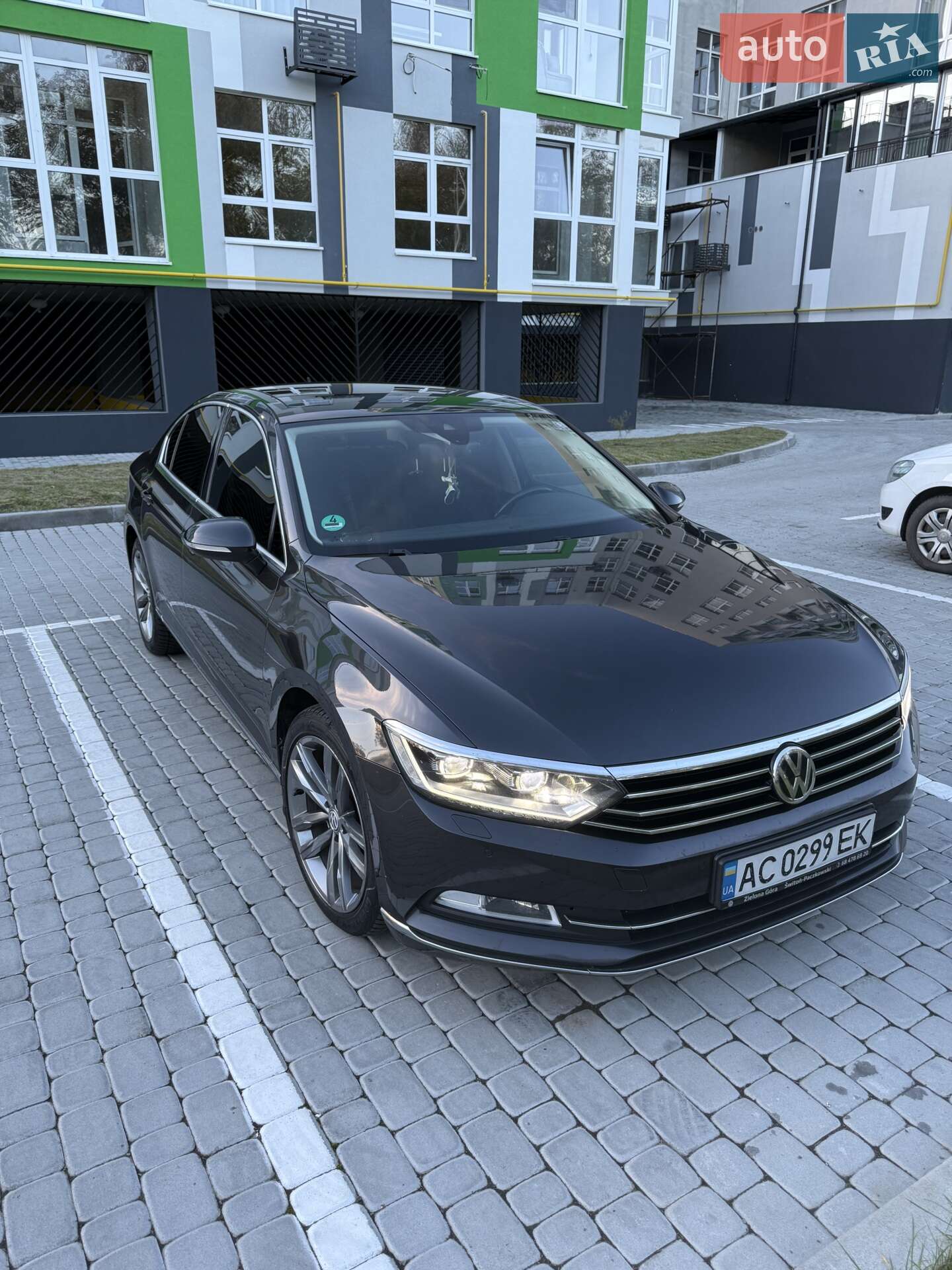 Volkswagen Passat 2017 VIN WVWZZZ3CZJE063966 фото оголошення 3 з 14