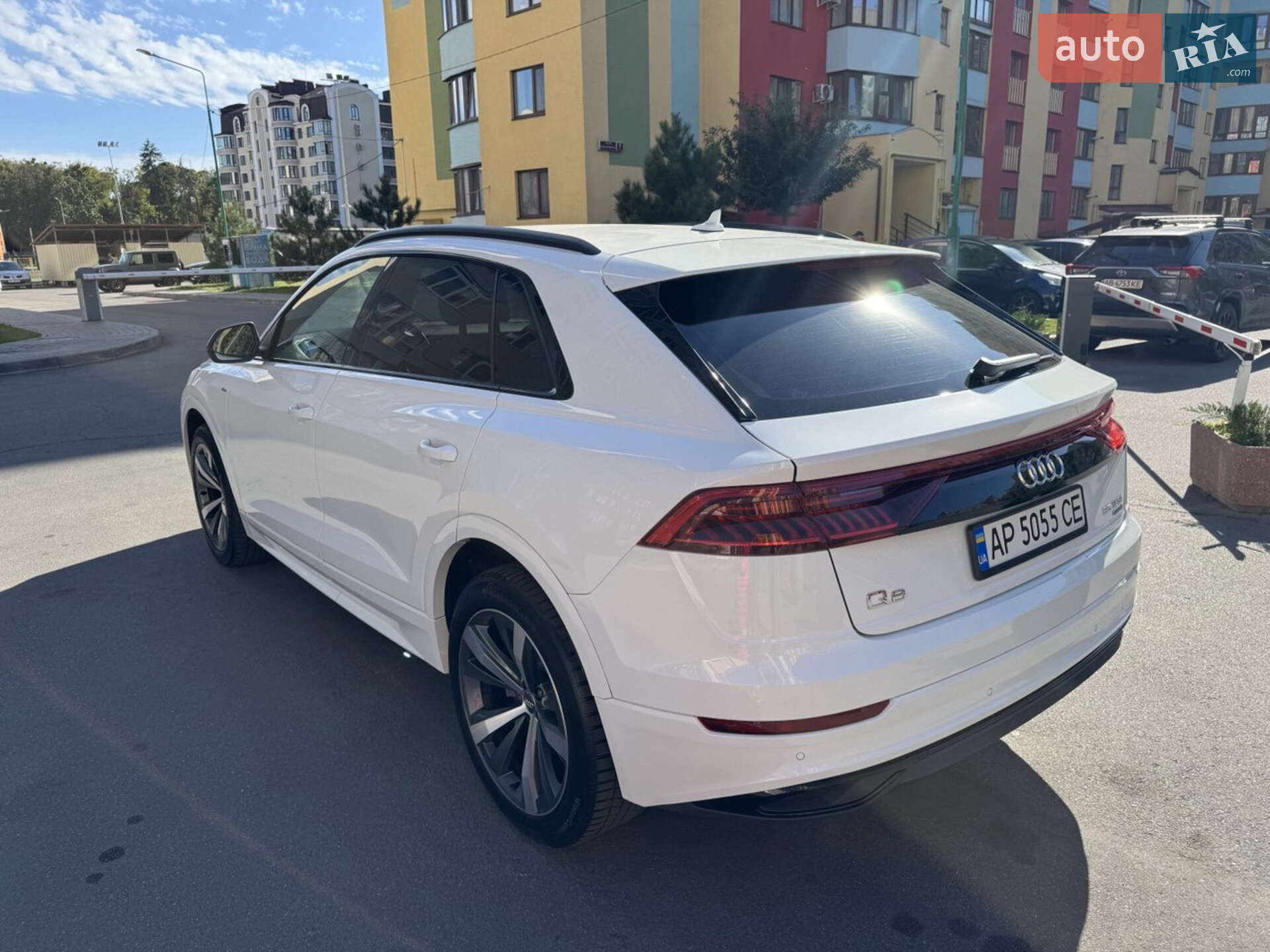 Audi Q8 2019 VIN WAUZZZF15KD025163 фото оголошення 2 з 15