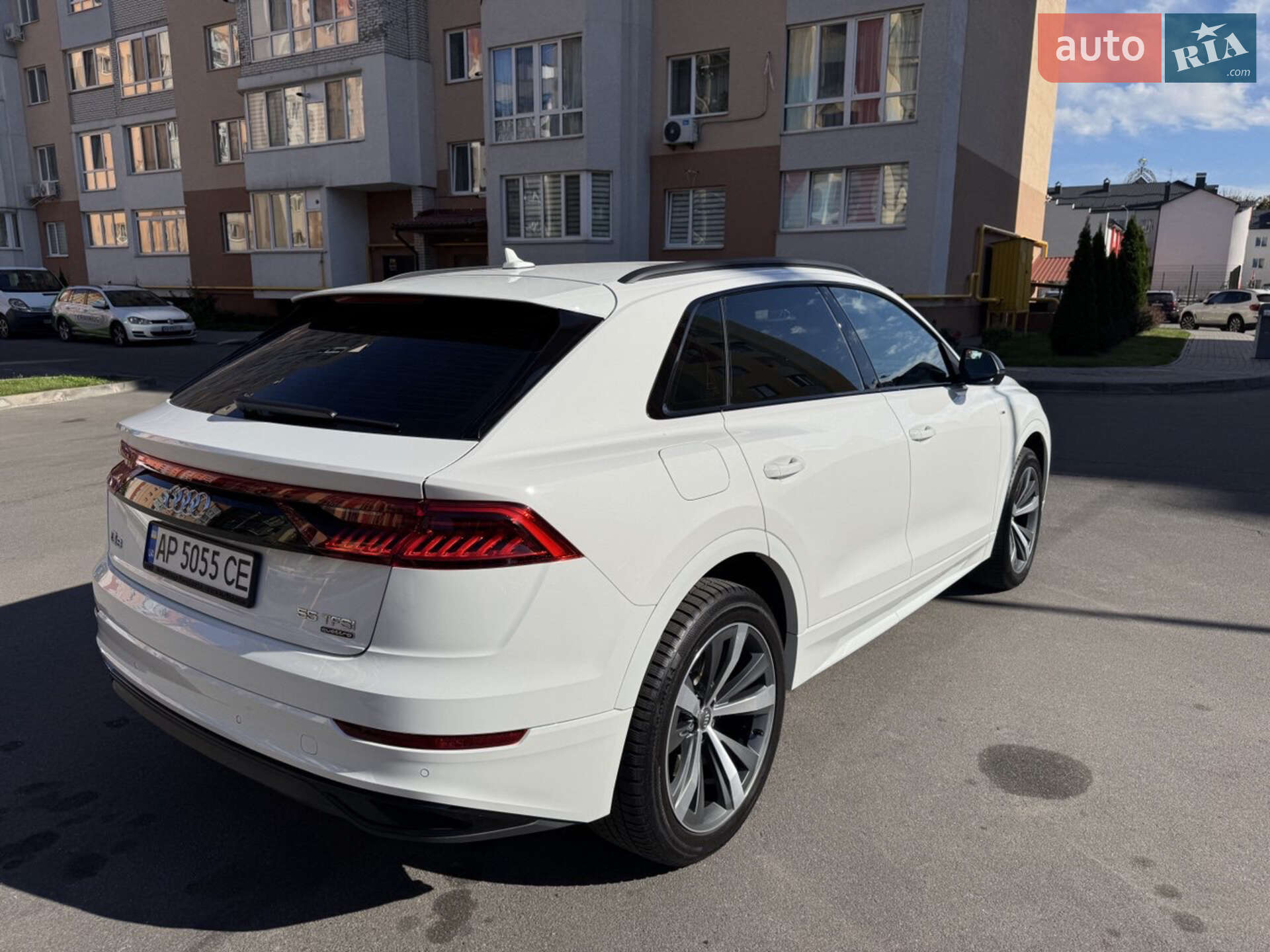 Audi Q8 2019 VIN WAUZZZF15KD025163 фото оголошення 4 з 15