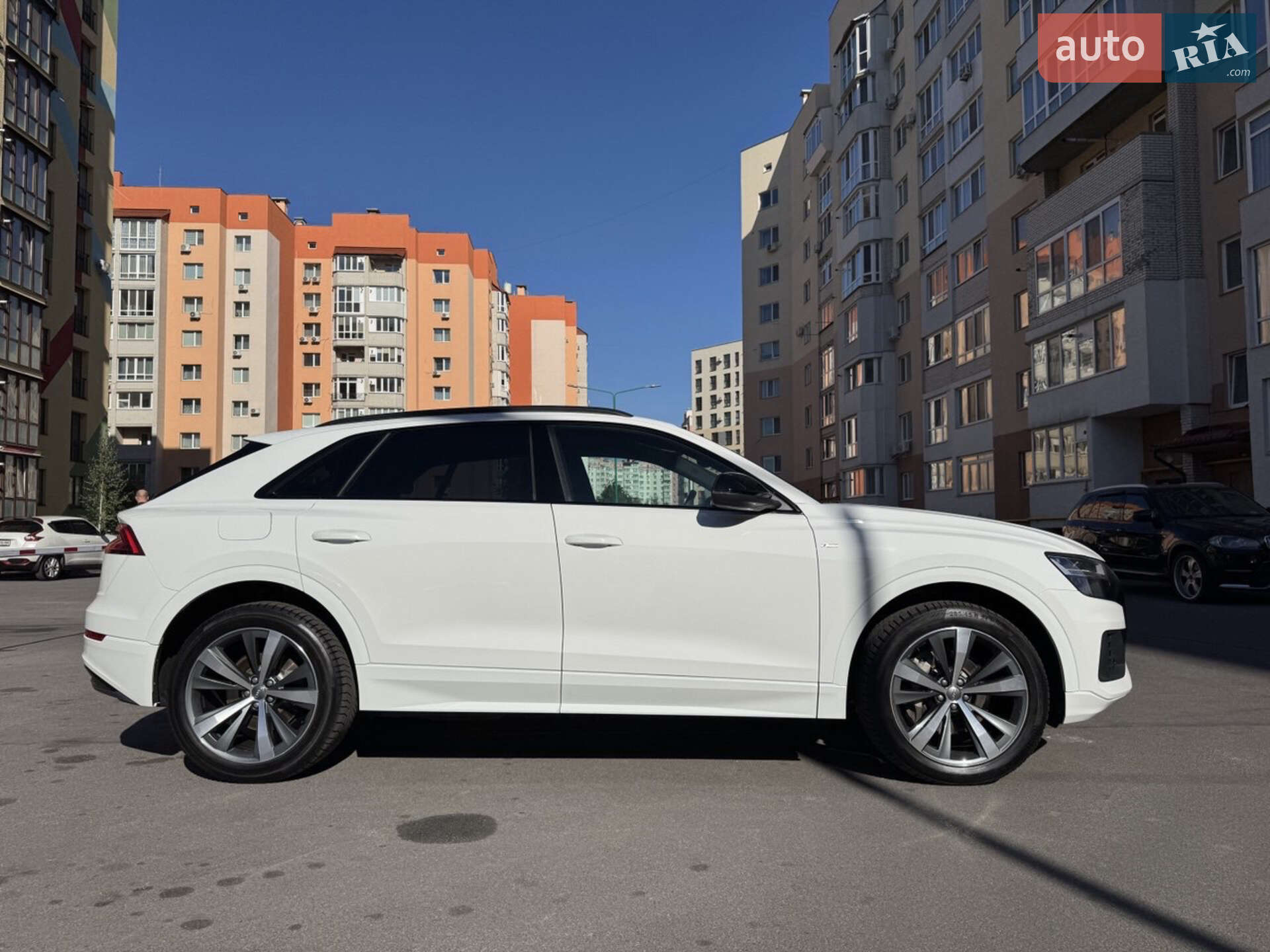 Audi Q8 2019 VIN WAUZZZF15KD025163 фото оголошення 10 з 15