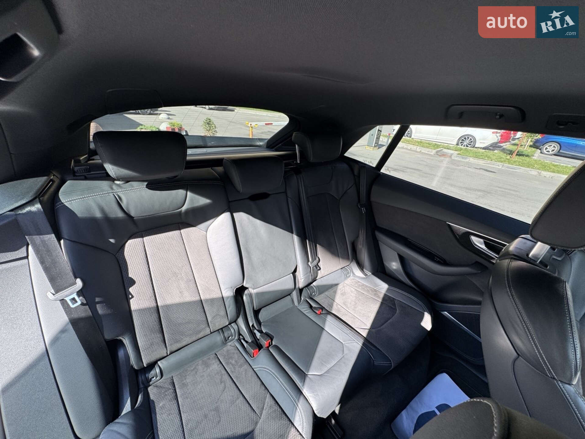 Audi Q8 2019 VIN WAUZZZF15KD025163 фото оголошення 11 з 15