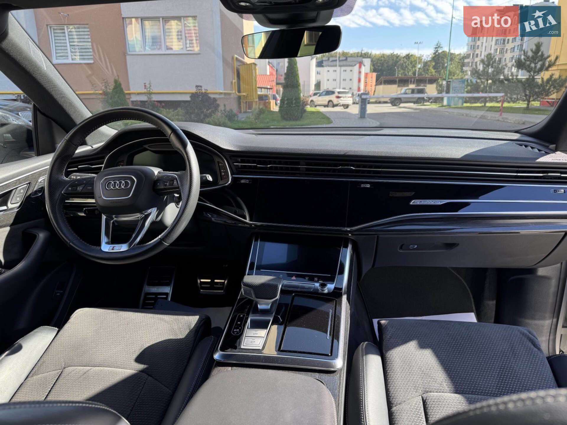 Audi Q8 2019 VIN WAUZZZF15KD025163 фото оголошення 13 з 15
