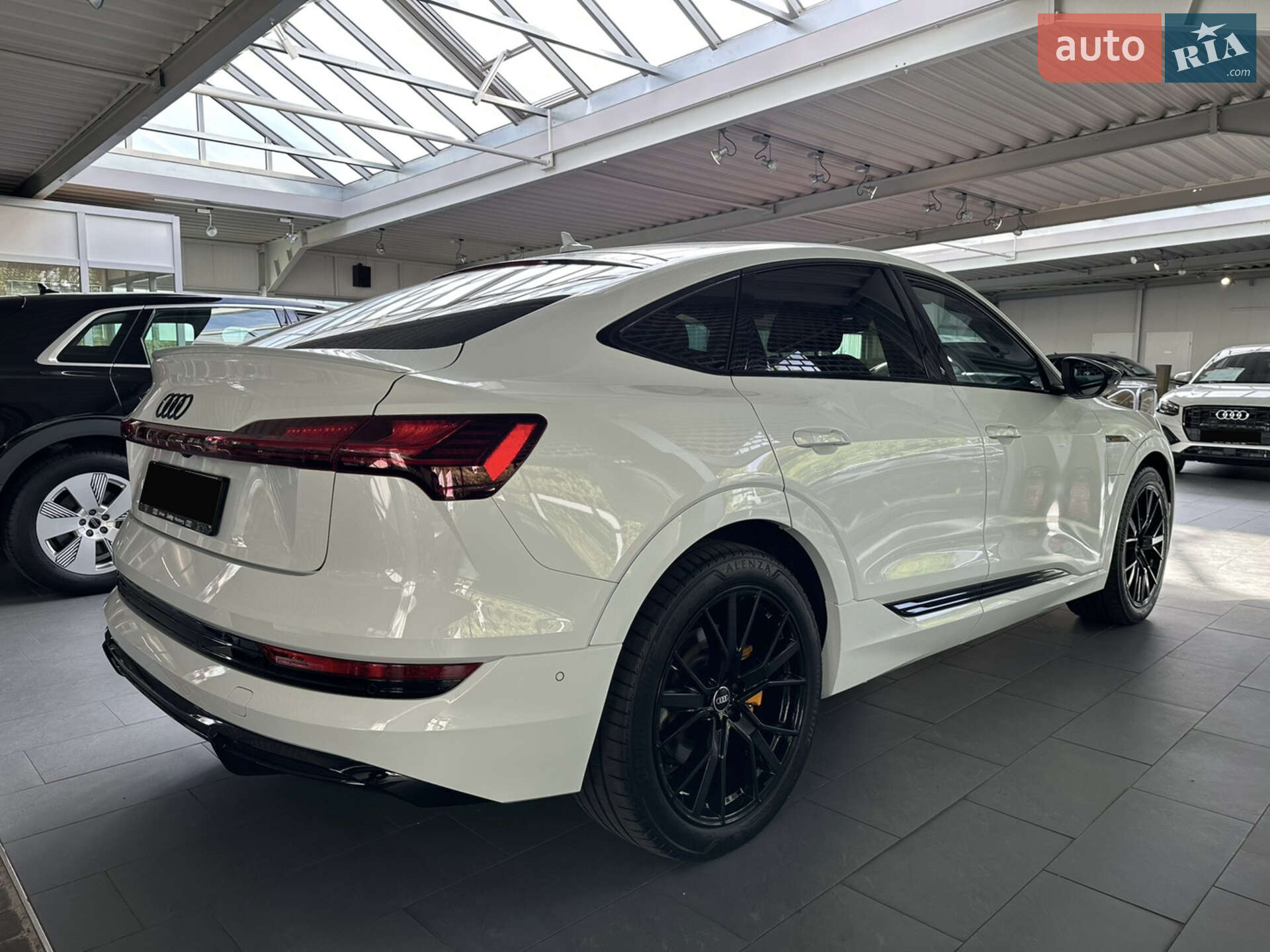 Audi e-tron Sportback 2022 VIN WAUZZZGE4NB029299 фото оголошення 4 з 21