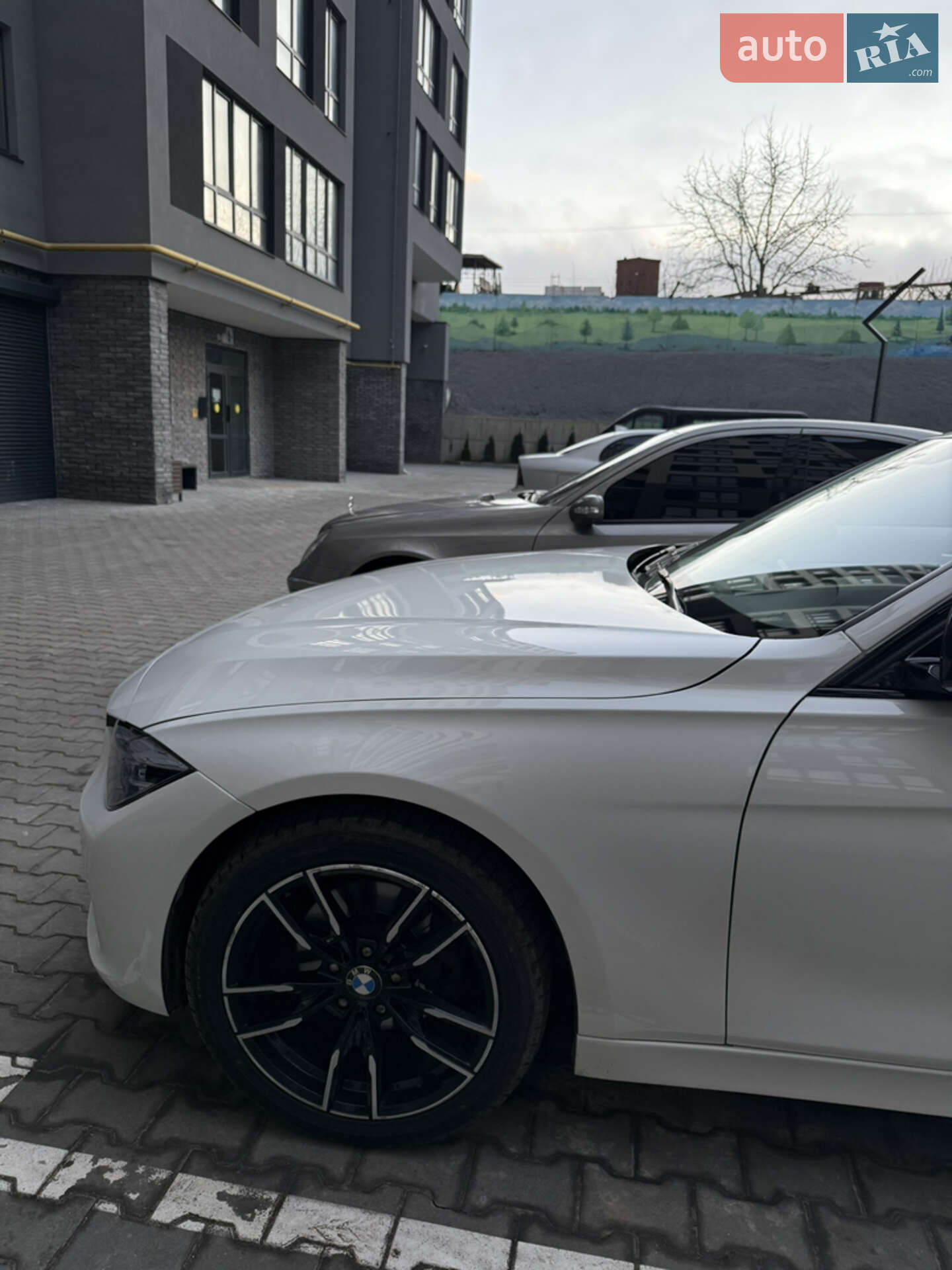 BMW 3 Series 2013 VIN WBA3B3C59EJ977846 фото оголошення 3 з 12