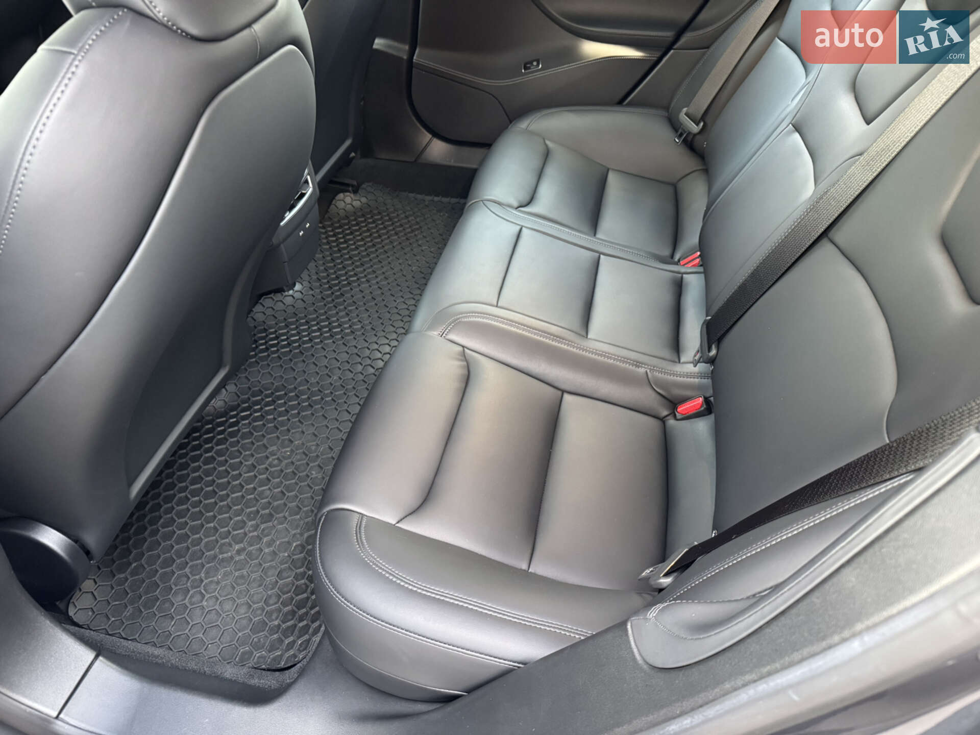 Tesla Model S 2020 VIN 5YJSA1E22LF369714 фото оголошення 3 з 50