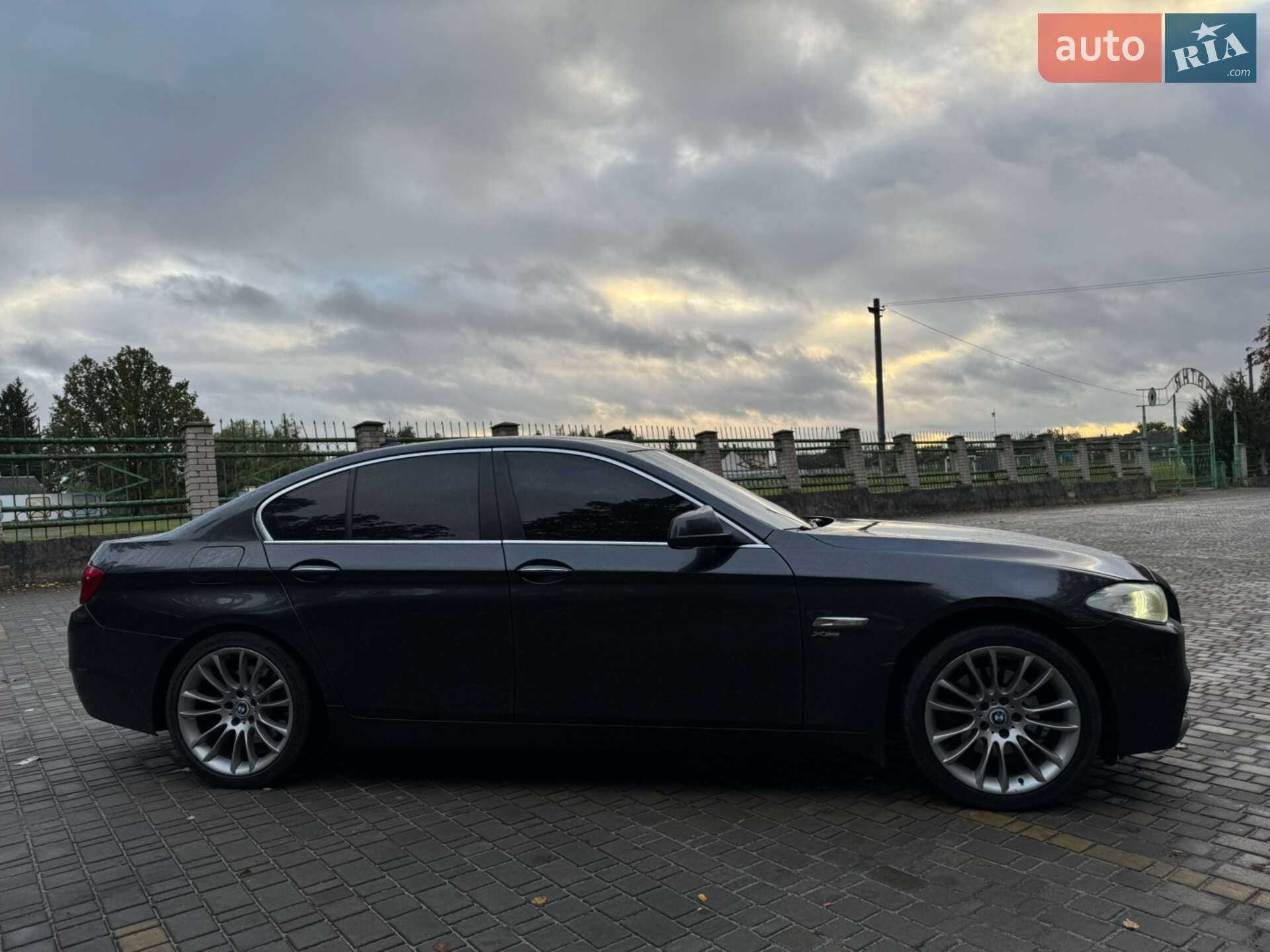 BMW 5 Series 2011 VIN WBAXH5C57CDW07888 фото оголошення 4 з 36
