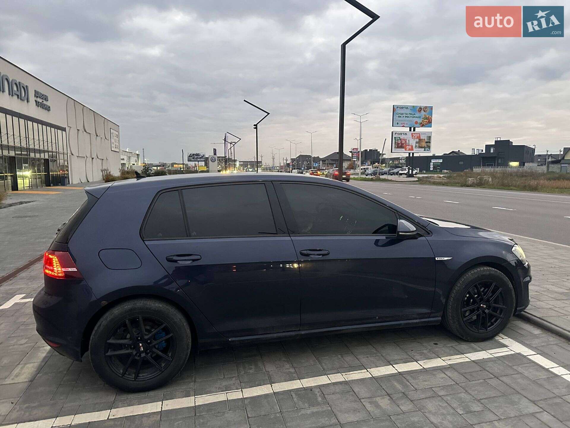 Volkswagen e-Golf 2014 VIN WVWZZZAUZFW900931 фото оголошення 4 з 11