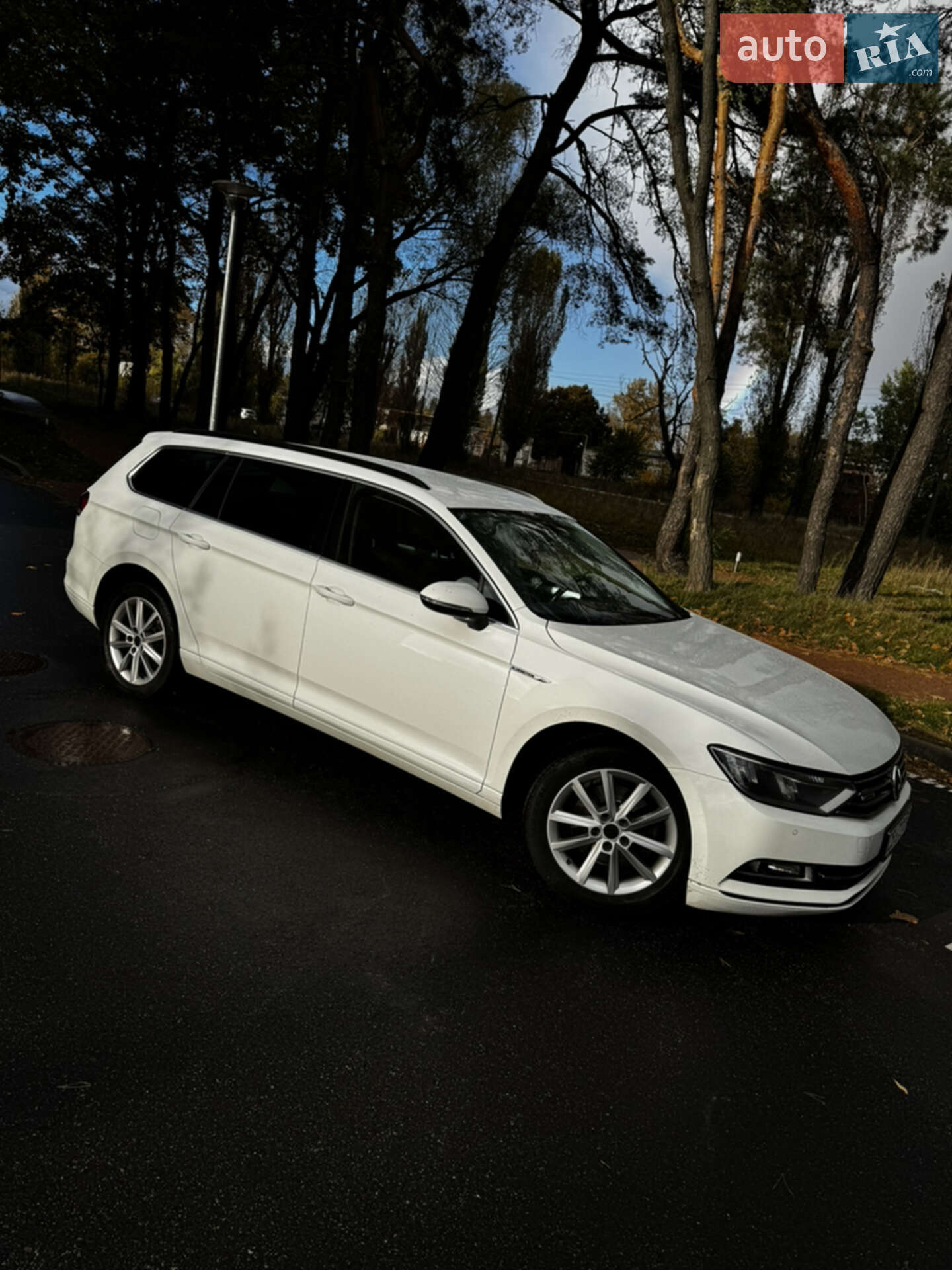Volkswagen Passat 2017 VIN WVWZZZ3CZJE016974 фото оголошення 2 з 9