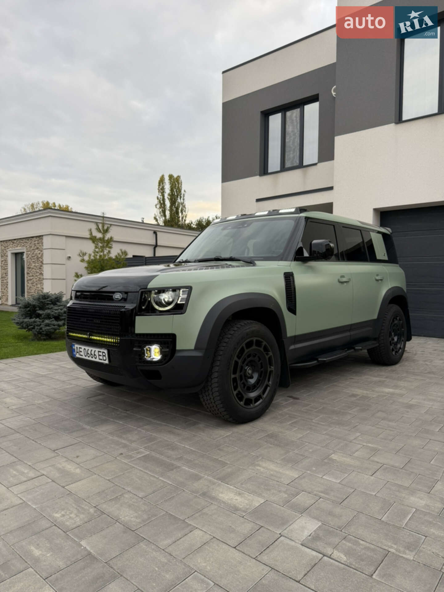 Land Rover Defender 2023 VIN SALEA7BW6P2221512 фото оголошення 4 з 29