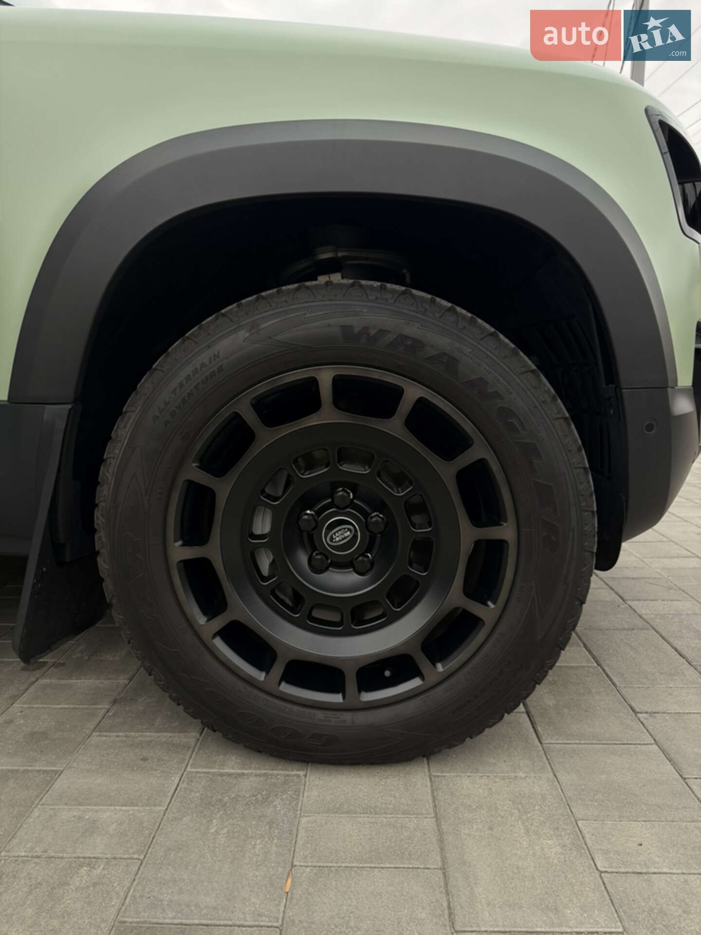 Land Rover Defender 2023 VIN SALEA7BW6P2221512 фото оголошення 10 з 29