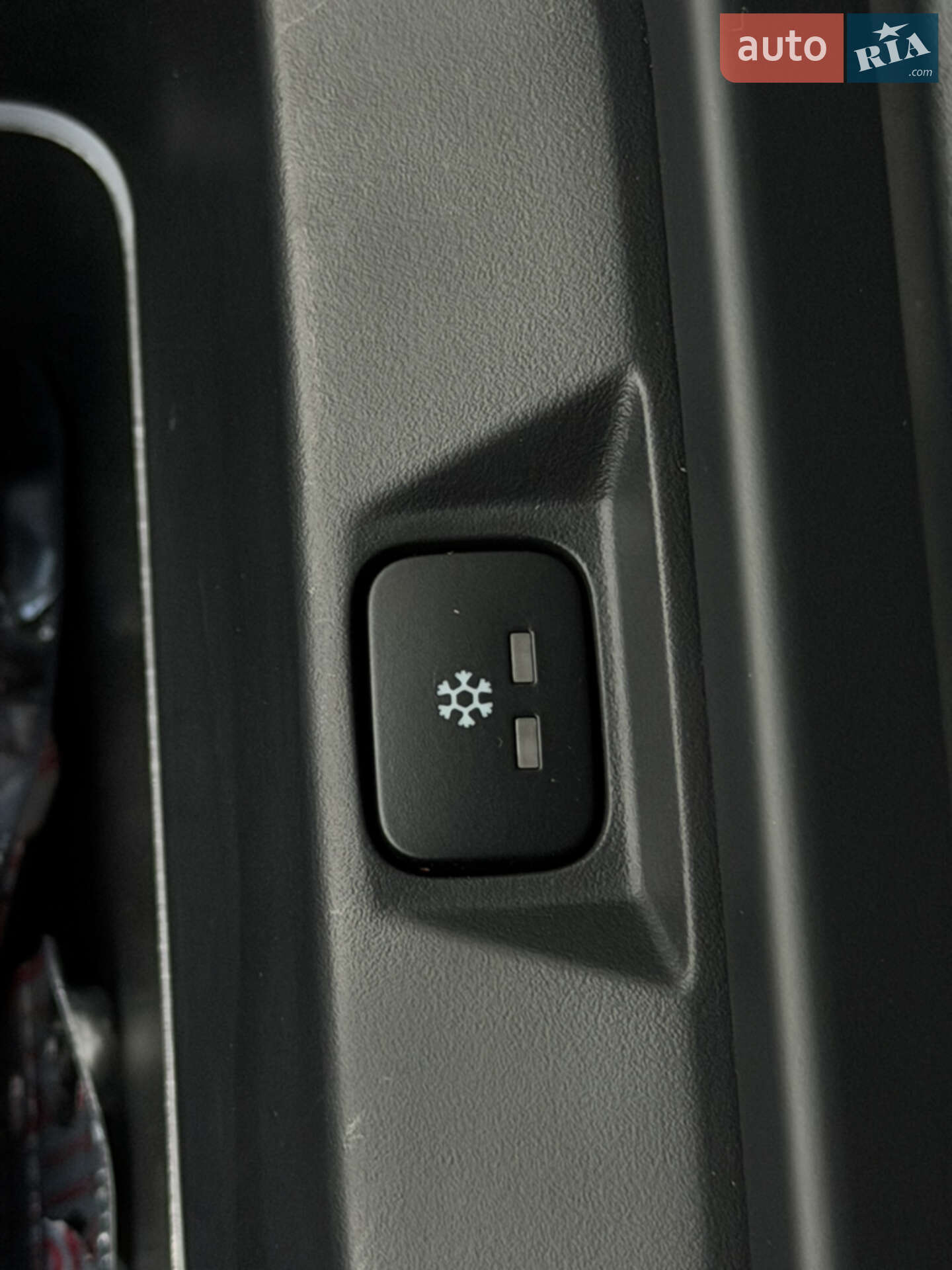 Land Rover Defender 2023 VIN SALEA7BW6P2221512 фото оголошення 25 з 29