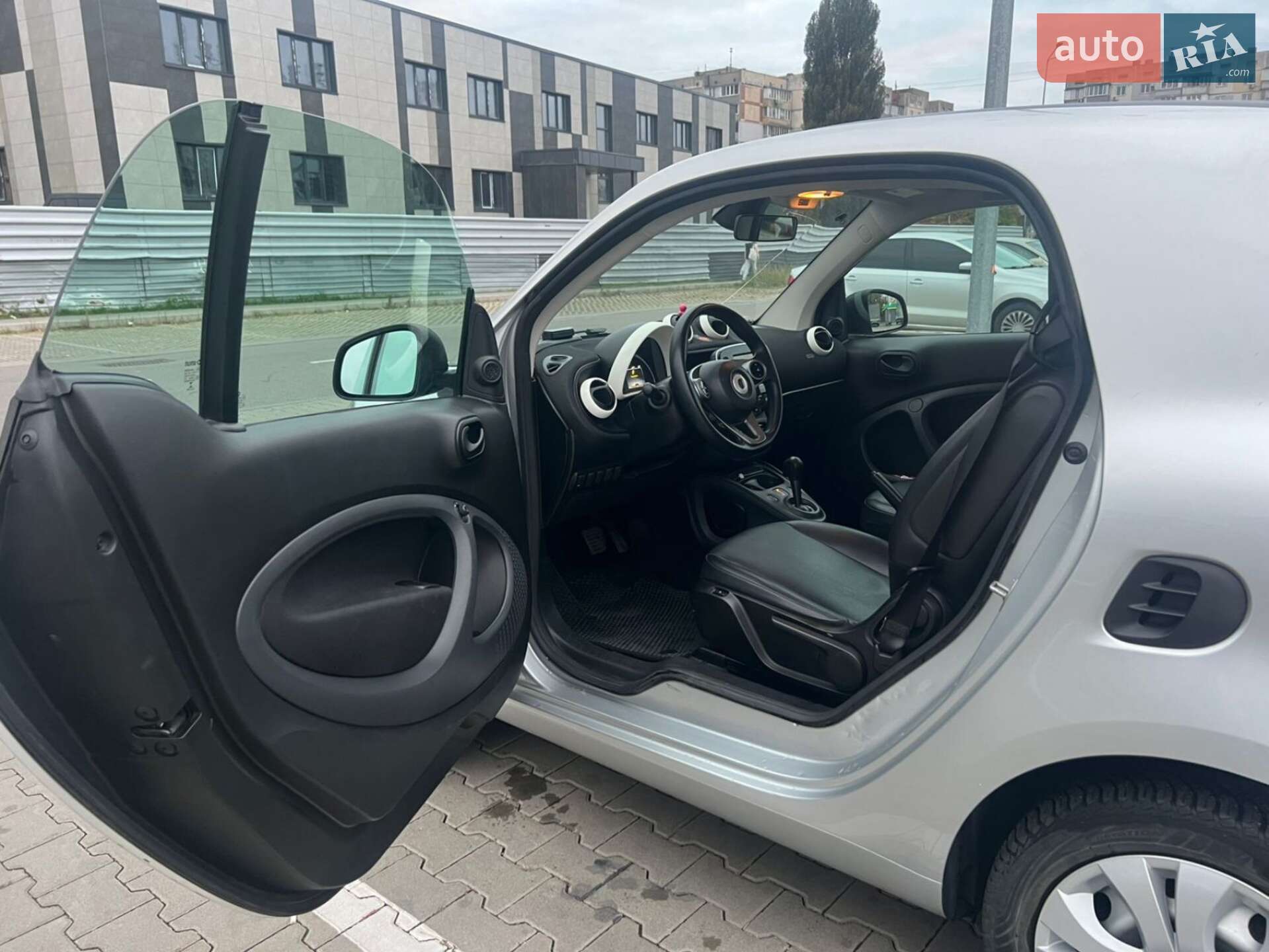 Smart Fortwo 2016 VIN WMEFJ5DA7GK127609 фото оголошення 3 з 15