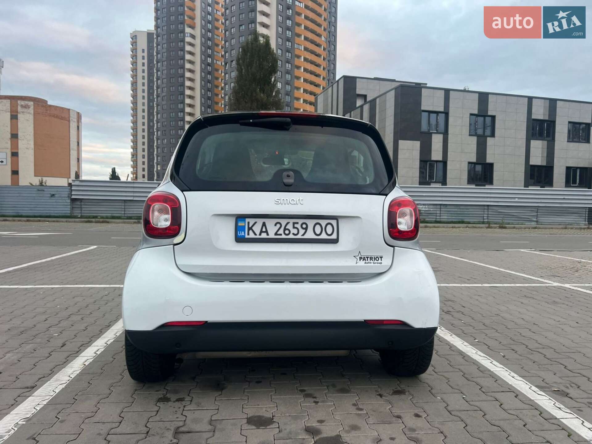 Smart Fortwo 2016 VIN WMEFJ5DA7GK127609 фото оголошення 8 з 15