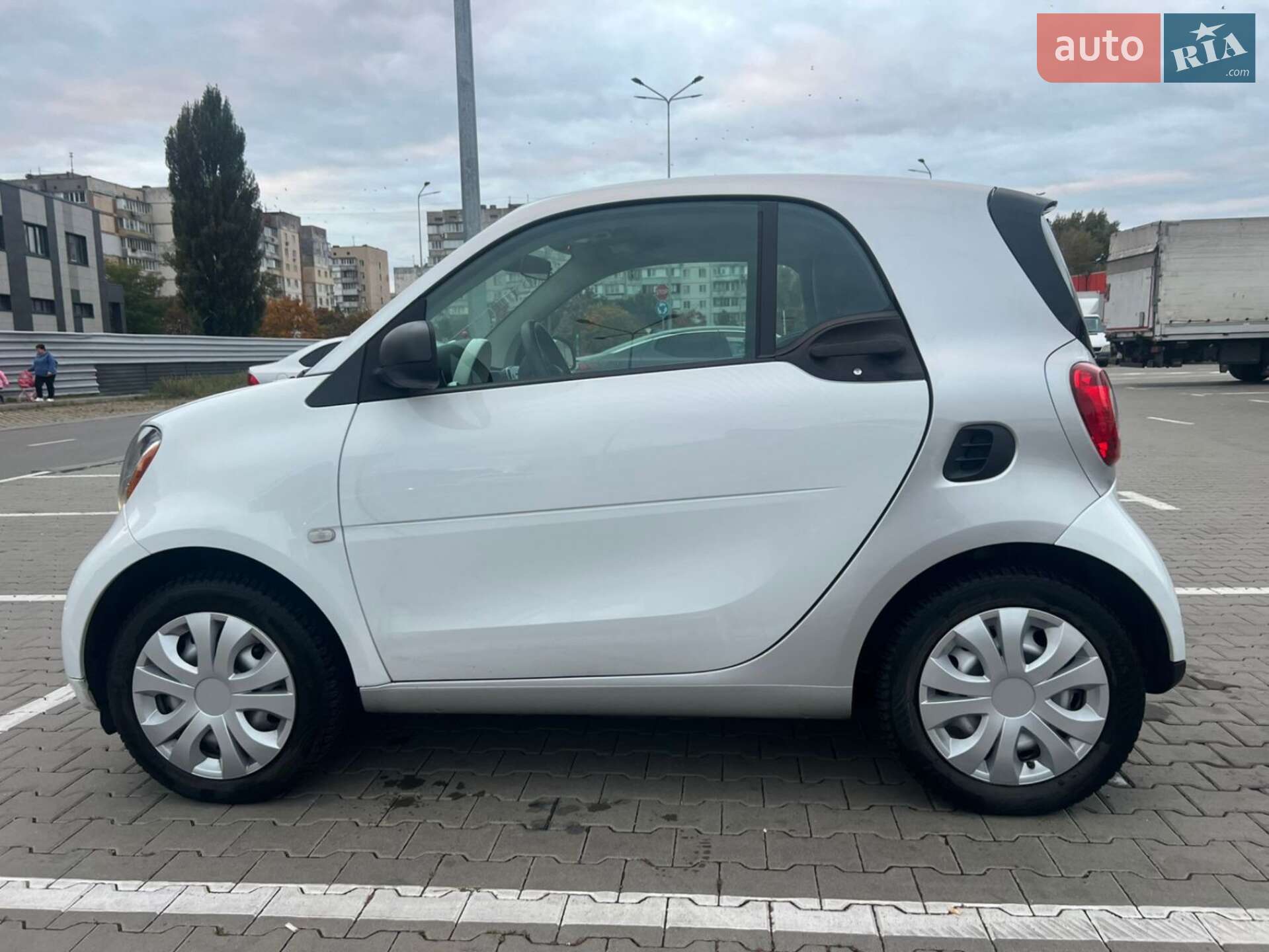 Smart Fortwo 2016 VIN WMEFJ5DA7GK127609 фото оголошення 10 з 15