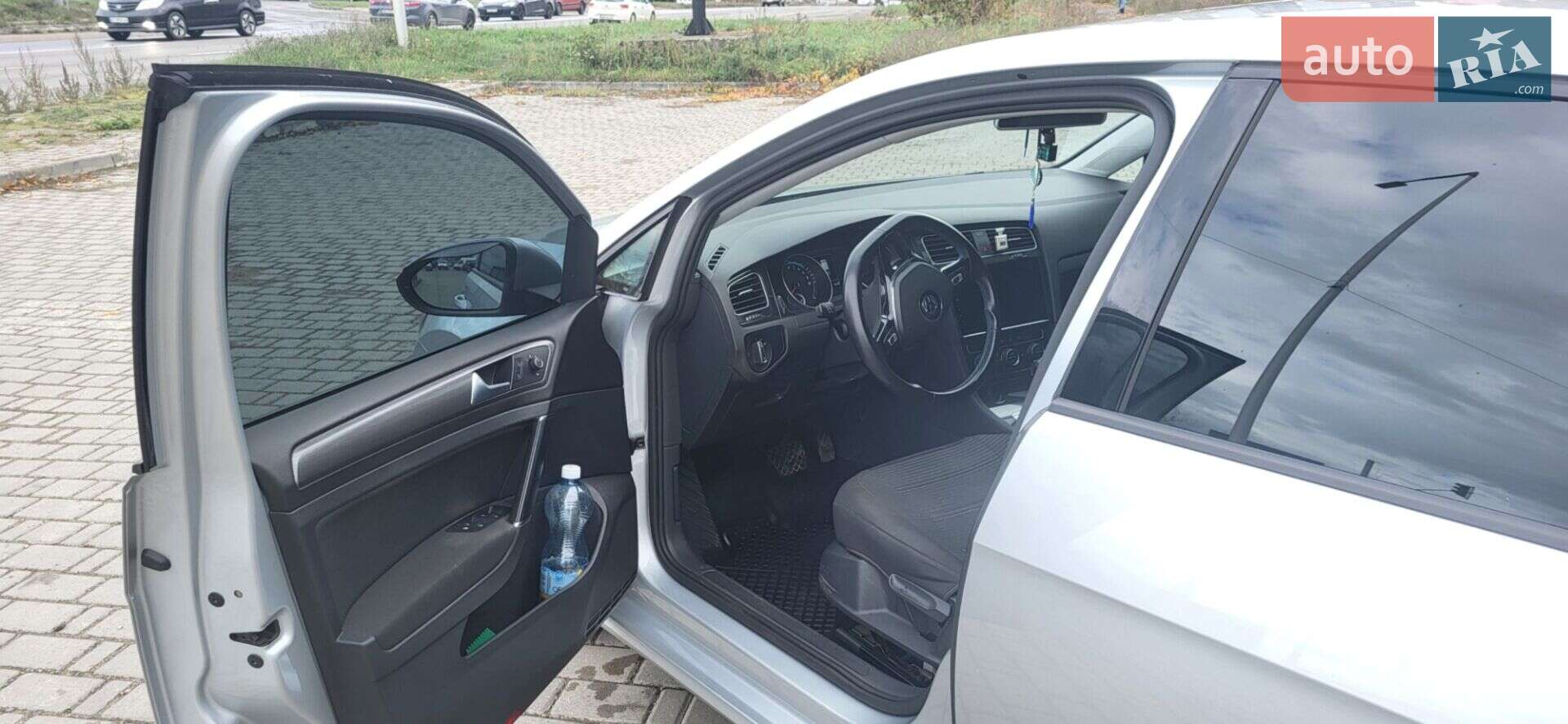 Volkswagen e-Golf 2020 VIN WVWZZZAUZLW920520 фото оголошення 9 з 13