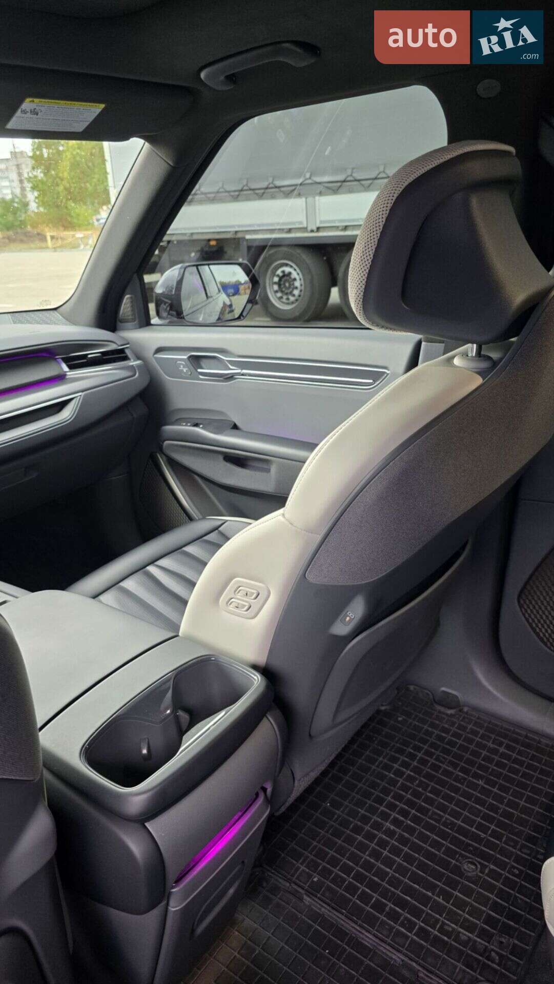 Kia EV9 2023 VIN KNDAEFS54R6026838 фото оголошення 99 з 113