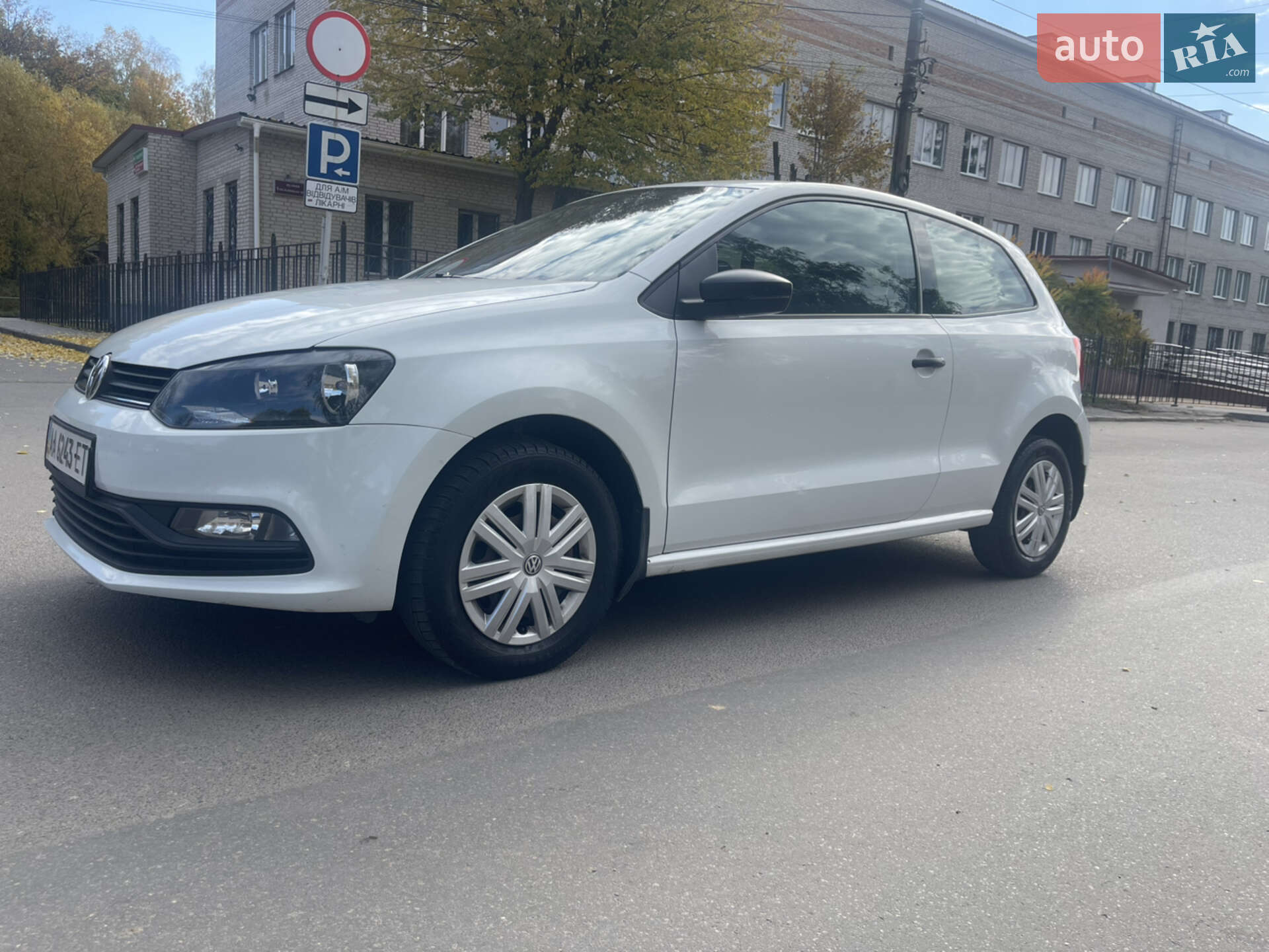 Volkswagen Polo 2016 VIN WVWZZZ6RZGY134808 фото оголошення 2 з 16
