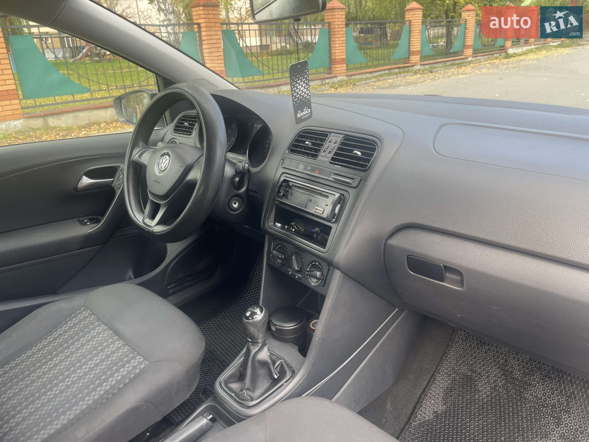 Volkswagen Polo 2016 VIN WVWZZZ6RZGY134808 фото оголошення 12 з 16