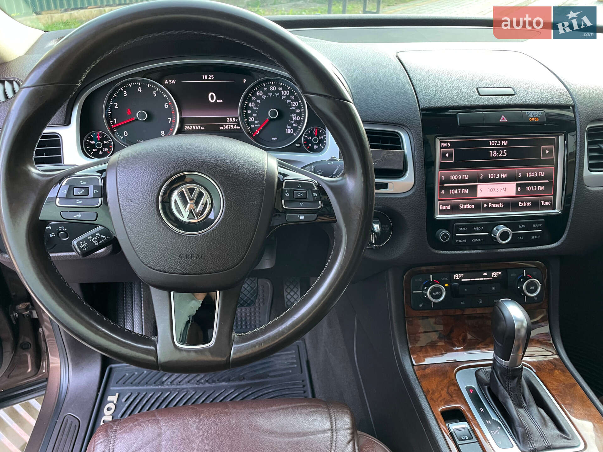 Volkswagen Touareg 2013 VIN WVGEF9BP9DD010667 фото оголошення 27 з 103
