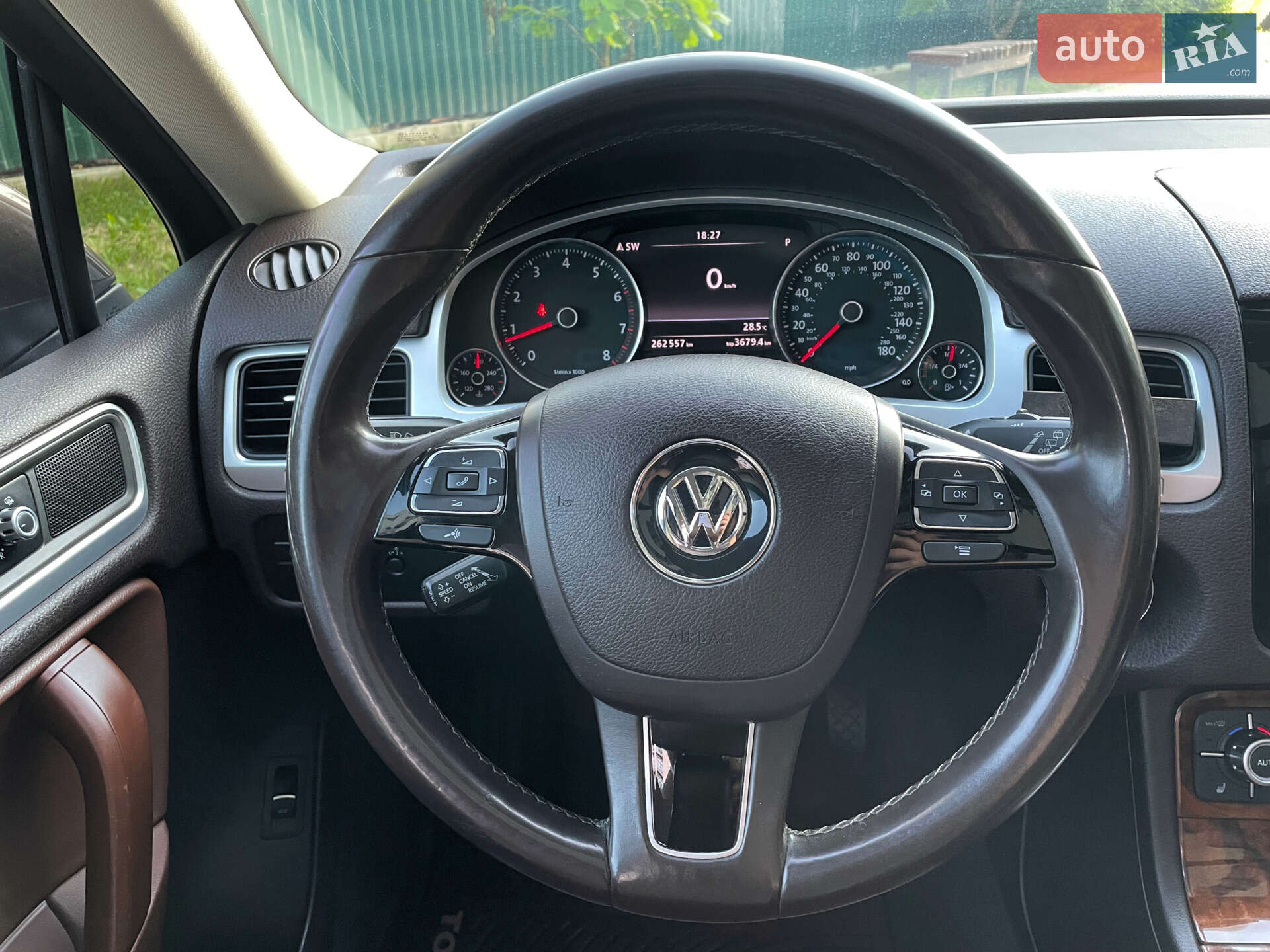 Volkswagen Touareg 2013 VIN WVGEF9BP9DD010667 фото оголошення 28 з 103