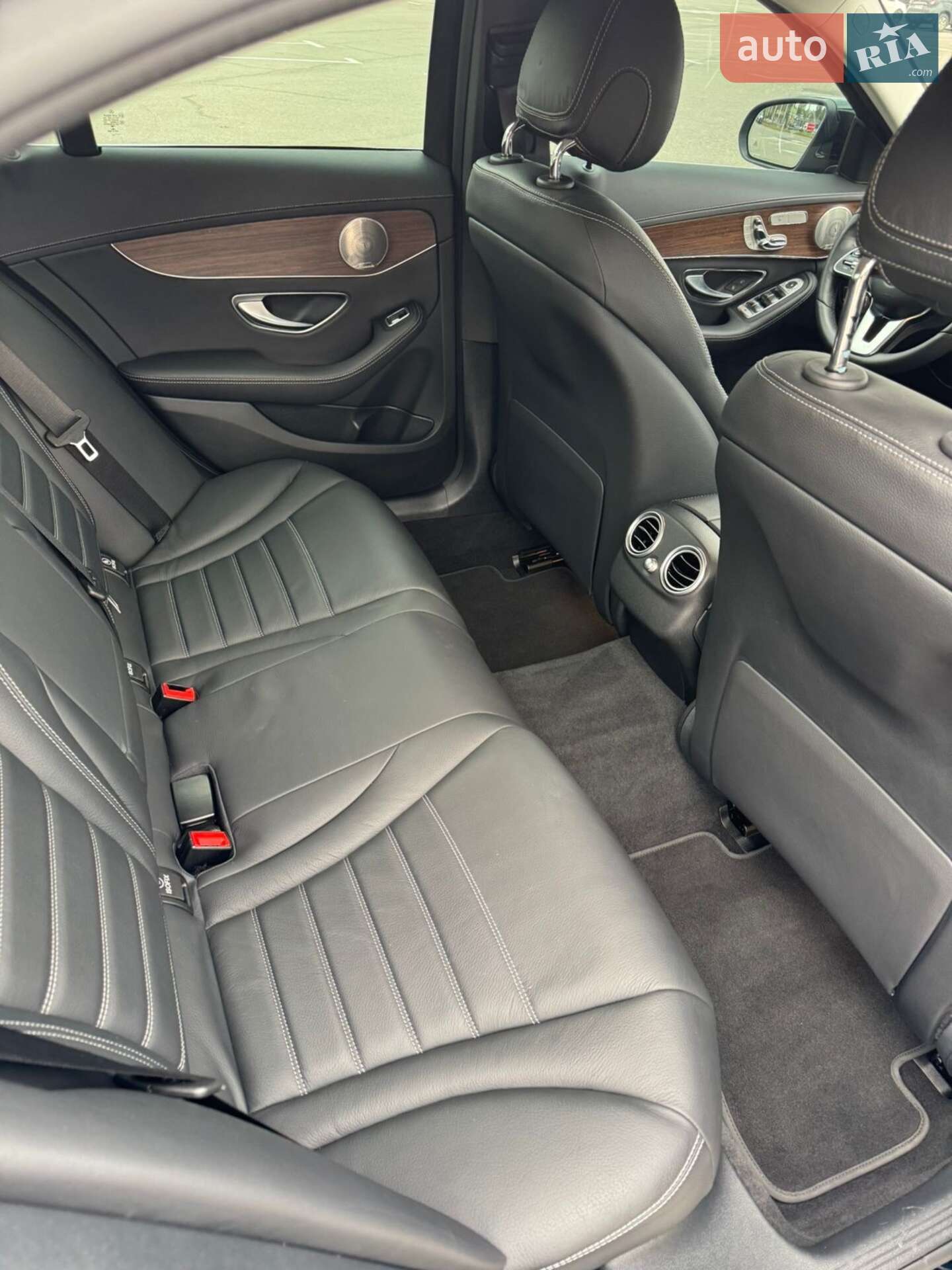 Mercedes-Benz C-Class 2019 VIN WDDWF1FB1KR437663 фото оголошення 30 з 45
