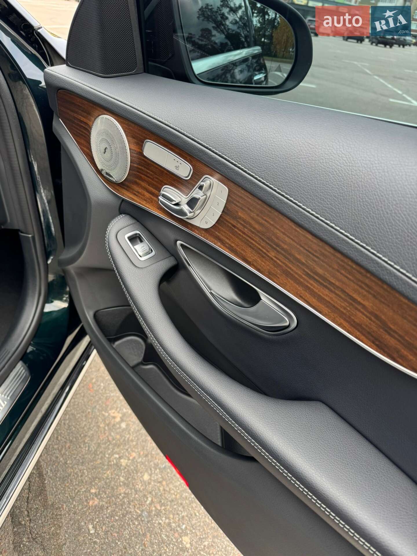 Mercedes-Benz C-Class 2019 VIN WDDWF1FB1KR437663 фото оголошення 32 з 45