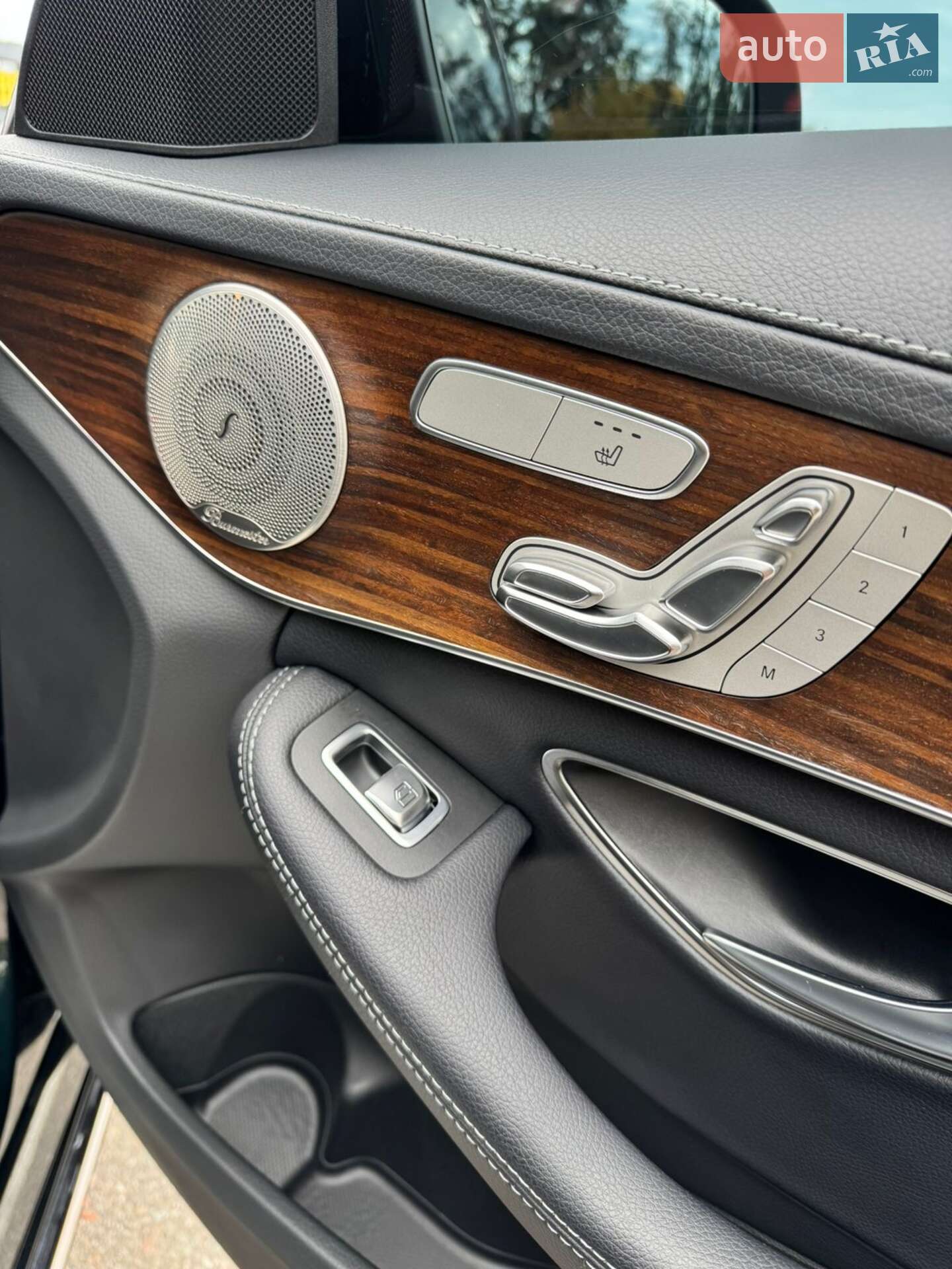 Mercedes-Benz C-Class 2019 VIN WDDWF1FB1KR437663 фото оголошення 35 з 45