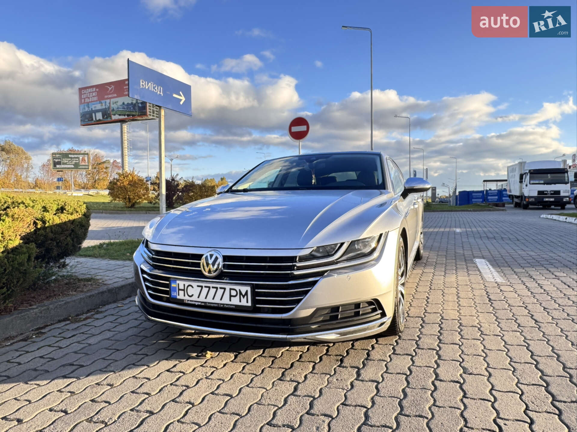 Volkswagen Arteon 2018 VIN WVWZZZ3HZJE517182 фото оголошення 3 з 20