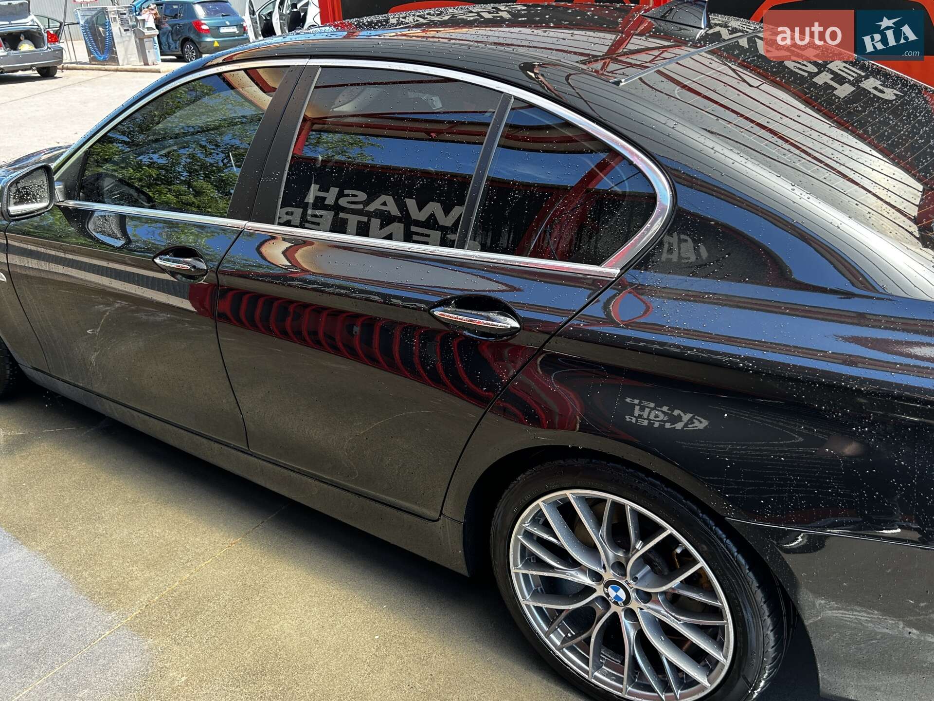 BMW 5 Series 2016 VIN WBA5A5C59GG351057 фото оголошення 2 з 18
