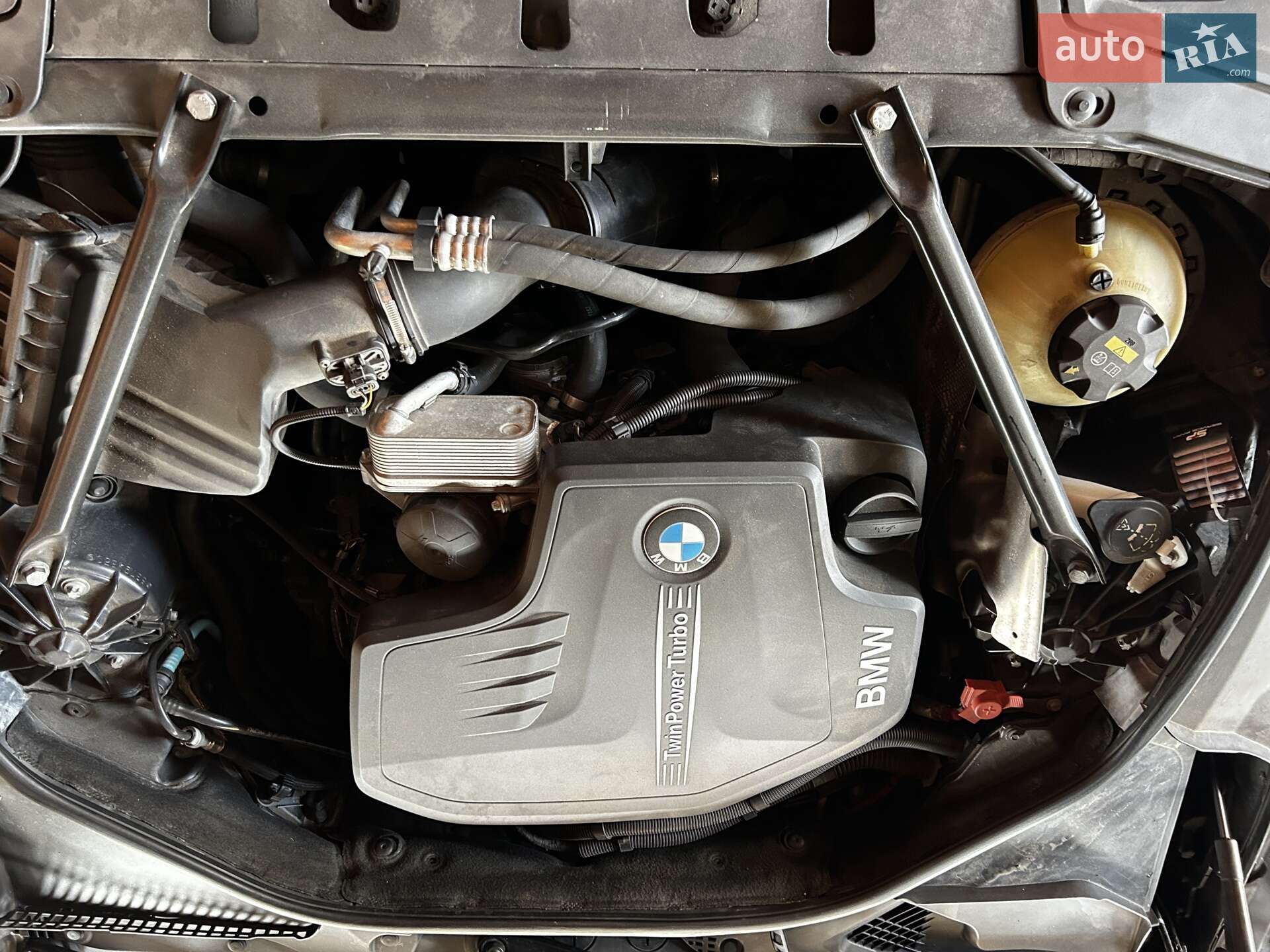 BMW 5 Series 2016 VIN WBA5A5C59GG351057 фото оголошення 8 з 18