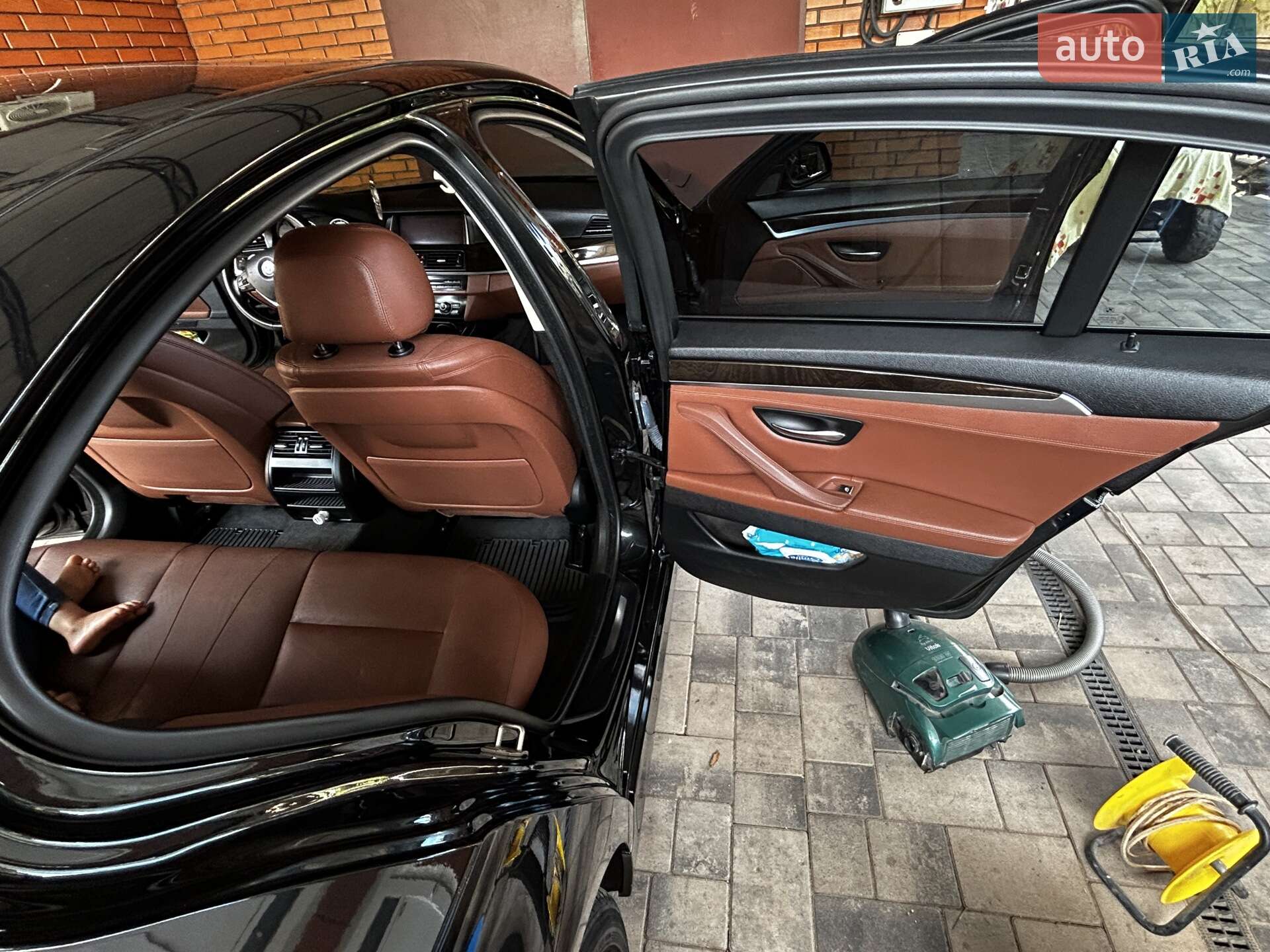 BMW 5 Series 2016 VIN WBA5A5C59GG351057 фото оголошення 13 з 18