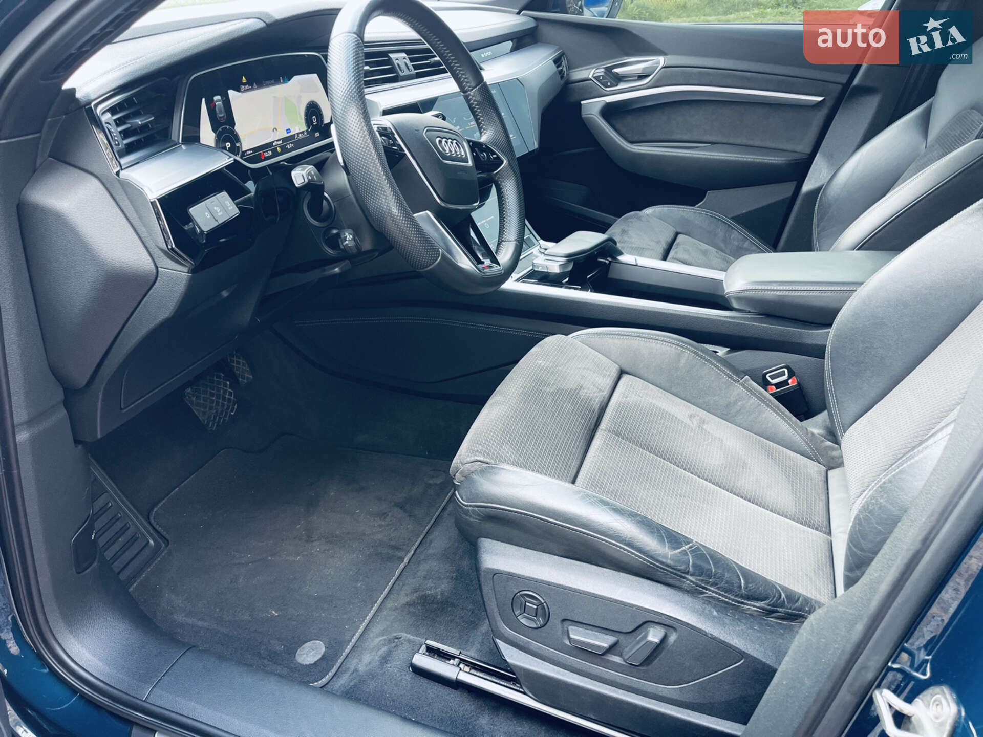 Audi e-tron 2019 VIN WAUZZZGE6LB006815 фото оголошення 6 з 38