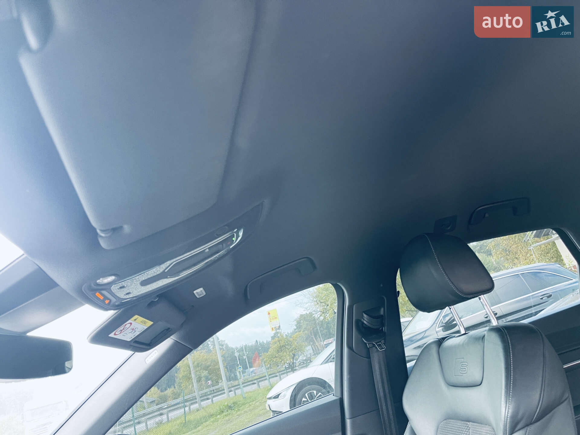 Audi e-tron 2019 VIN WAUZZZGE6LB006815 фото оголошення 9 з 38