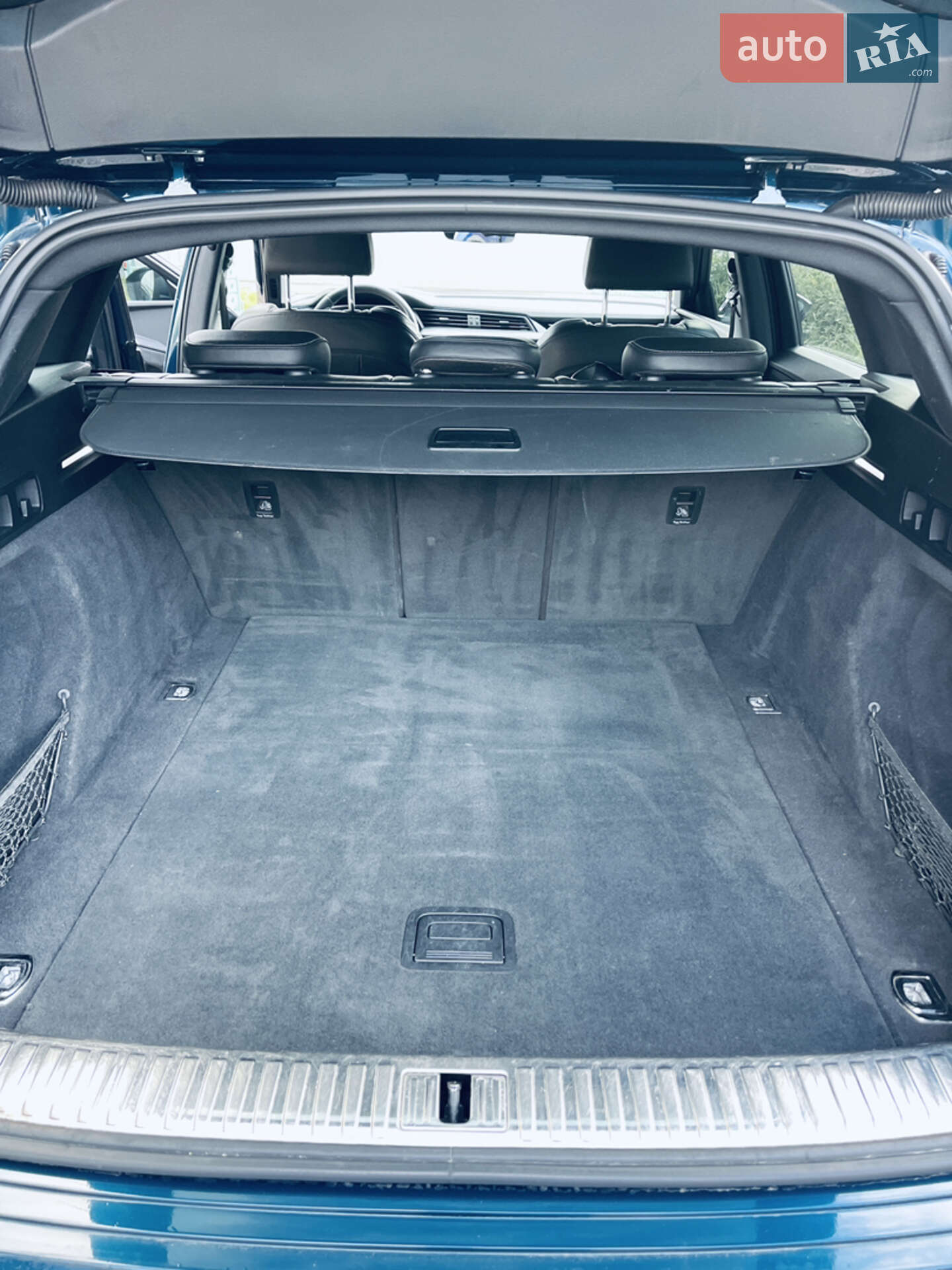 Audi e-tron 2019 VIN WAUZZZGE6LB006815 фото оголошення 13 з 38
