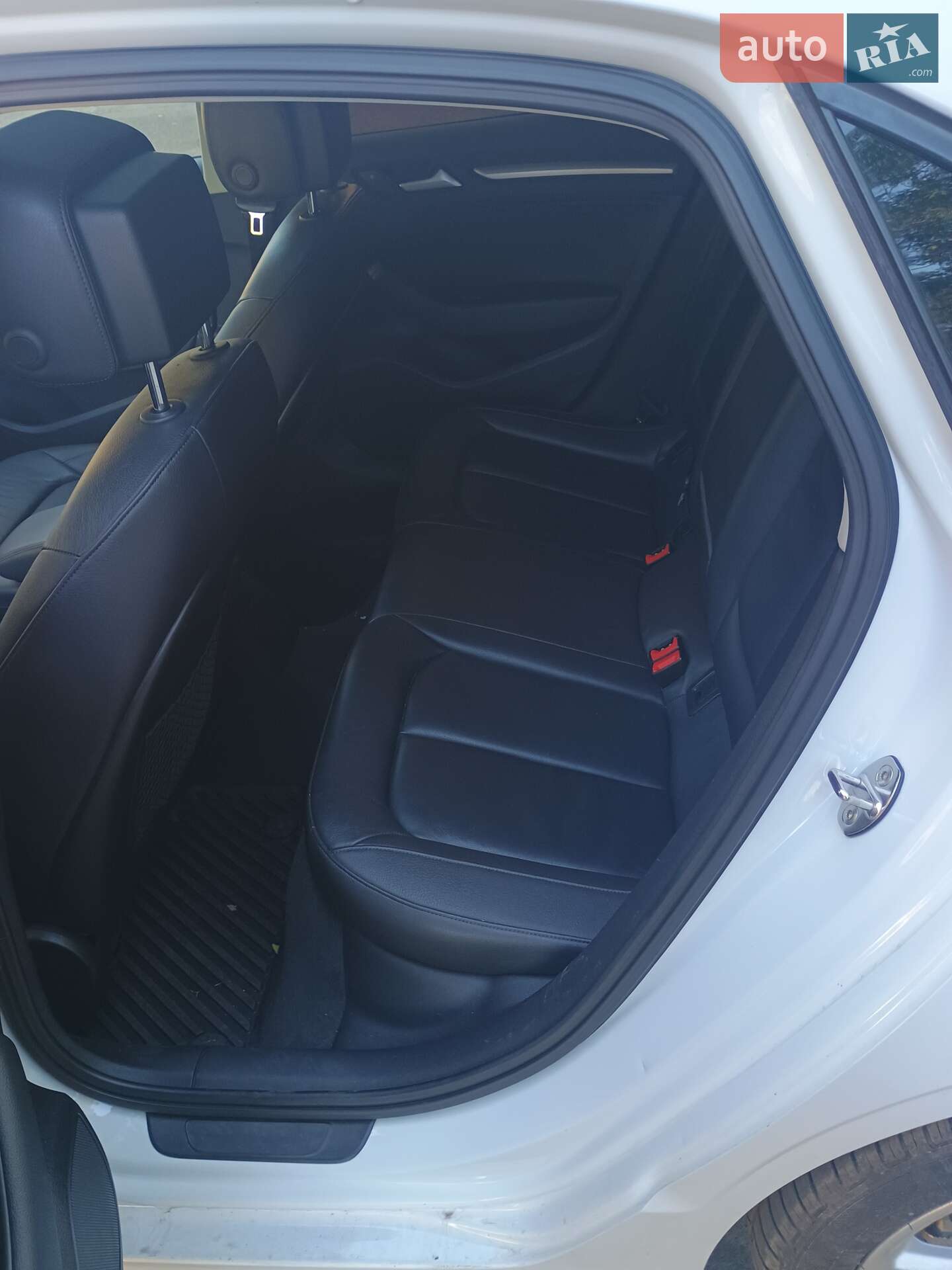 Audi A3 2014 VIN WAUBFGFF7F1008012 фото оголошення 5 з 11