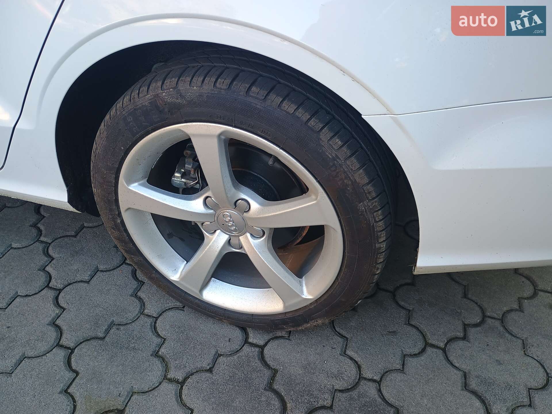 Audi A3 2014 VIN WAUBFGFF7F1008012 фото оголошення 7 з 11