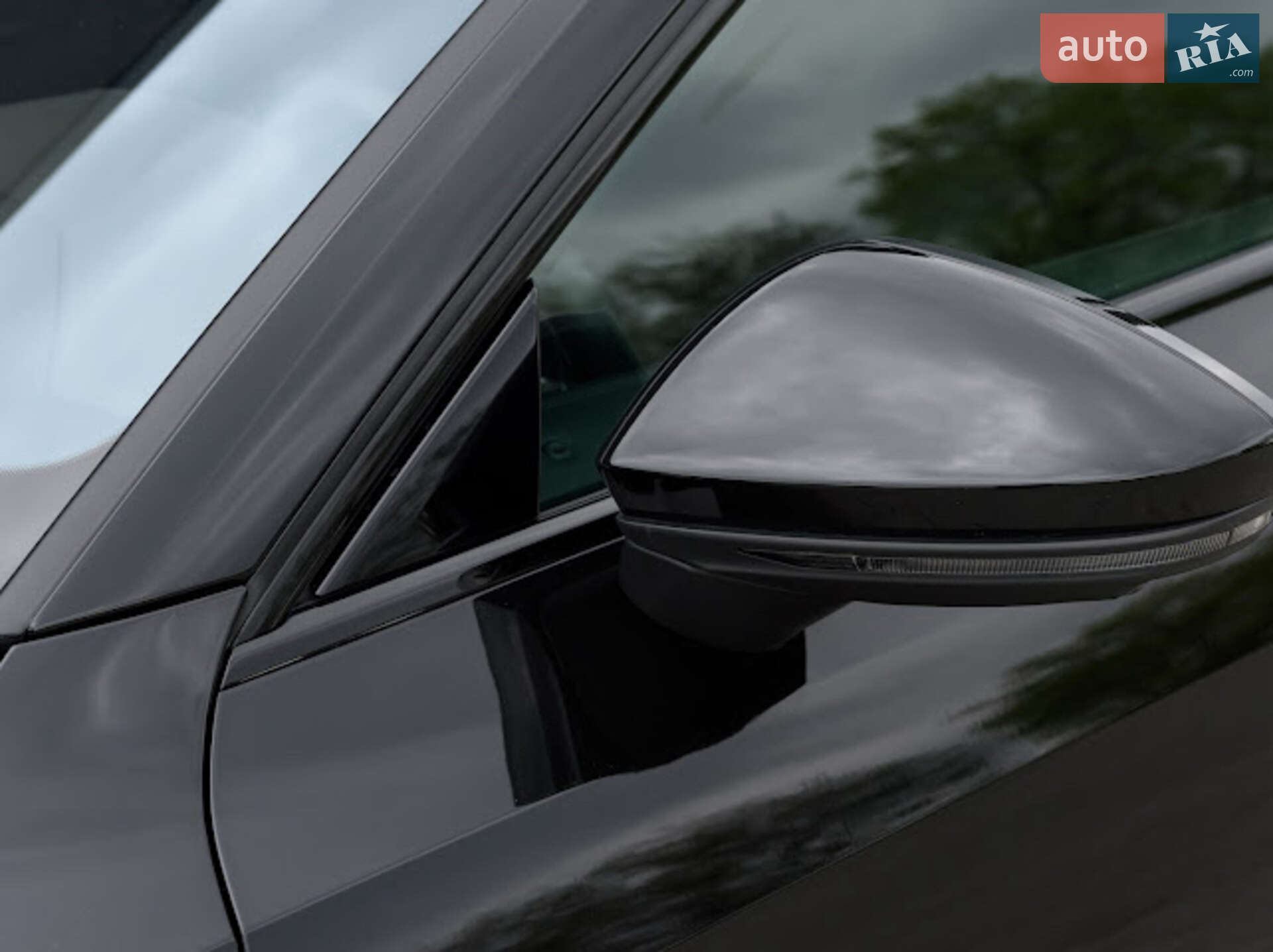 Audi A7 Sportback 2018 VIN WAUZZZF24KN010026 фото оголошення 2 з 30