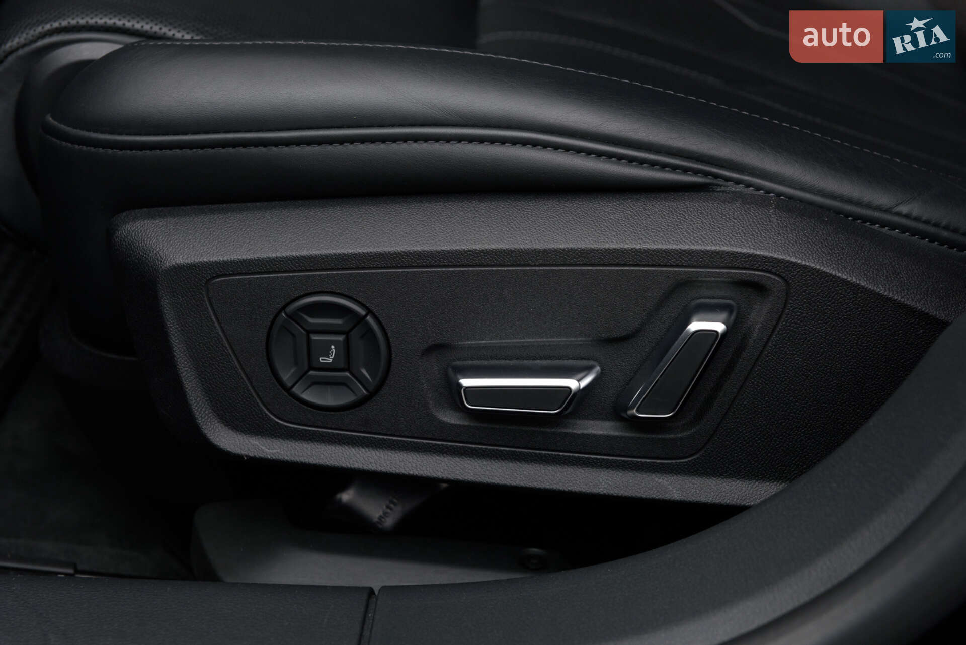Audi A7 Sportback 2018 VIN WAUZZZF24KN010026 фото оголошення 18 з 30